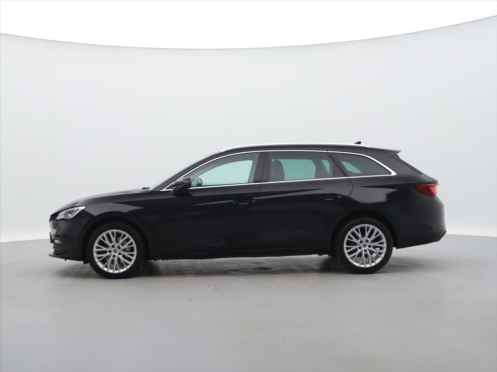 Seat Leon, 2,0 TDI DSG 110kW Xcellence ST - fotka 4