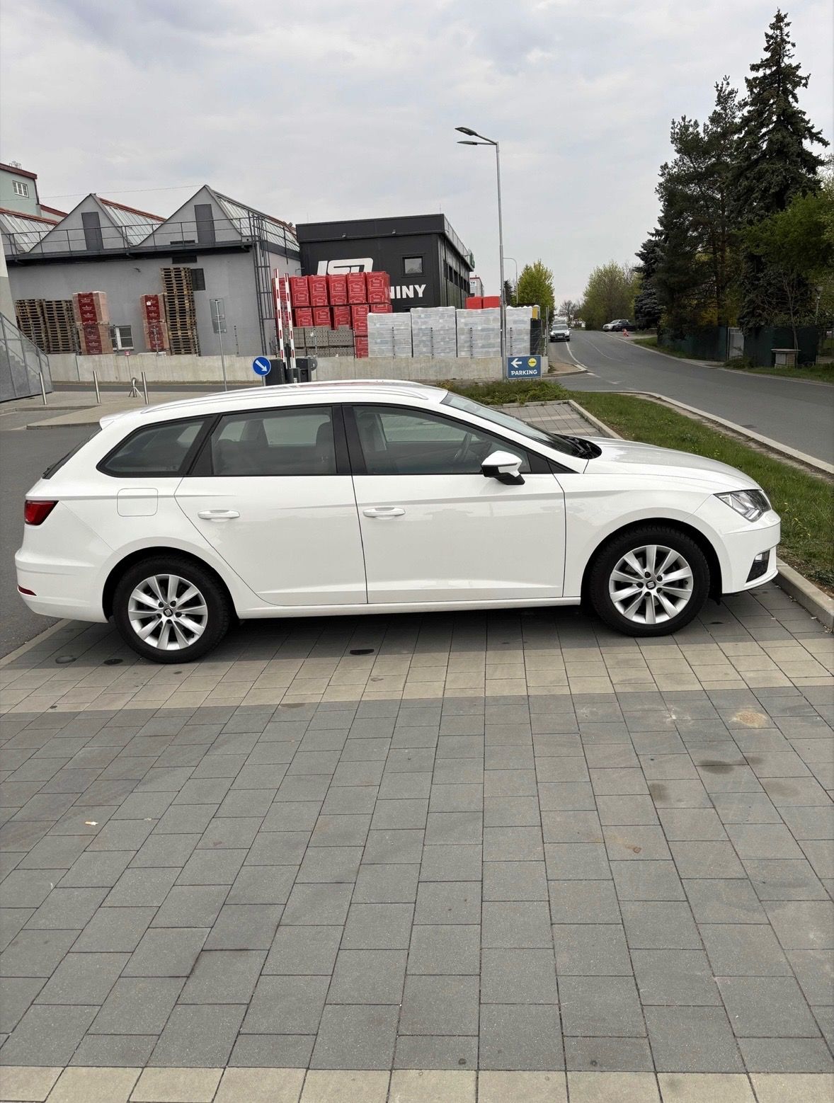 Seat Leon, Style, 1.6 TDI 85kw - fotka 2