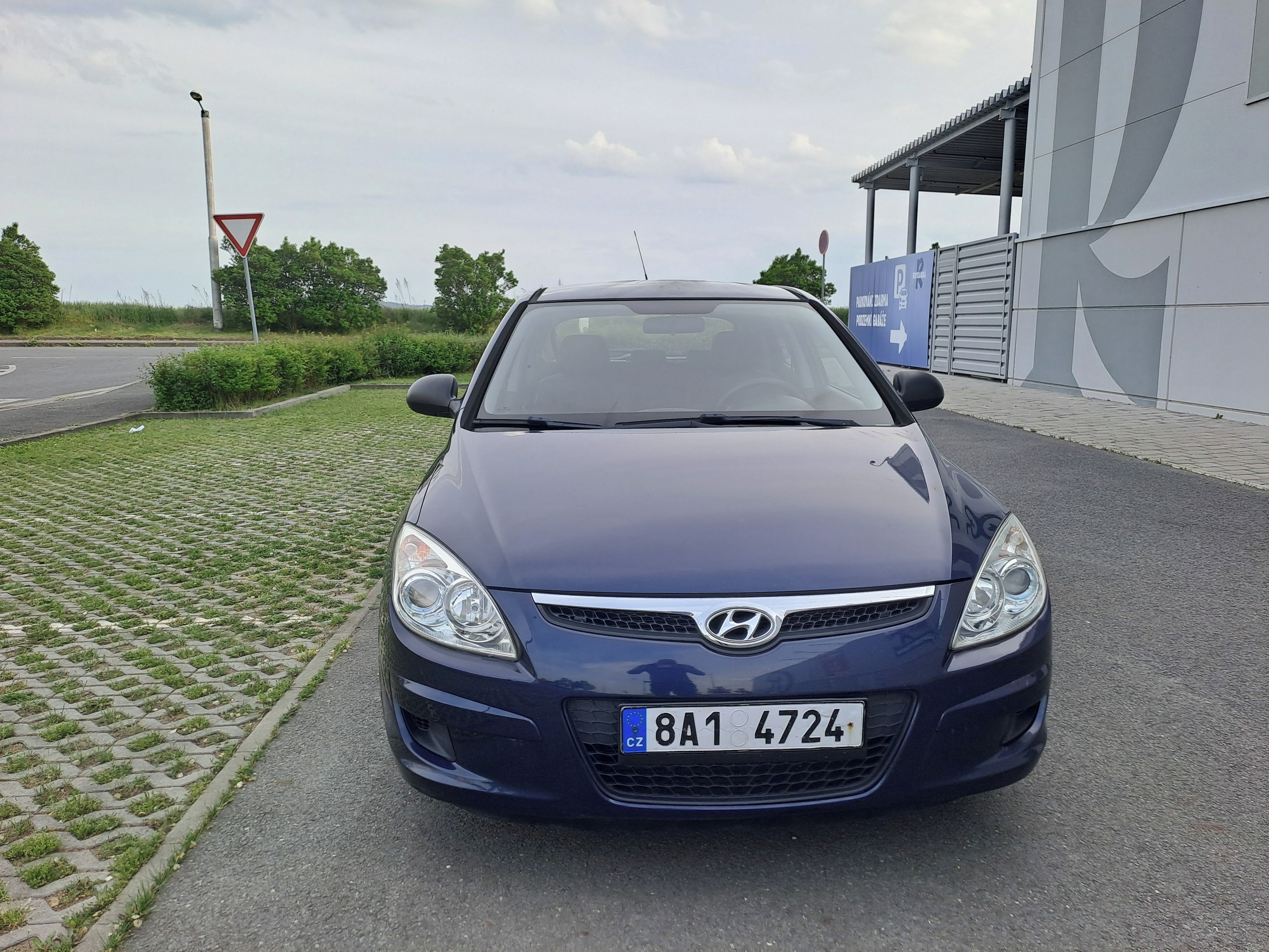 Hyundai i30, 1.4CVVT SPOLEHLIVÉ,NOVÁ STK - fotka 2