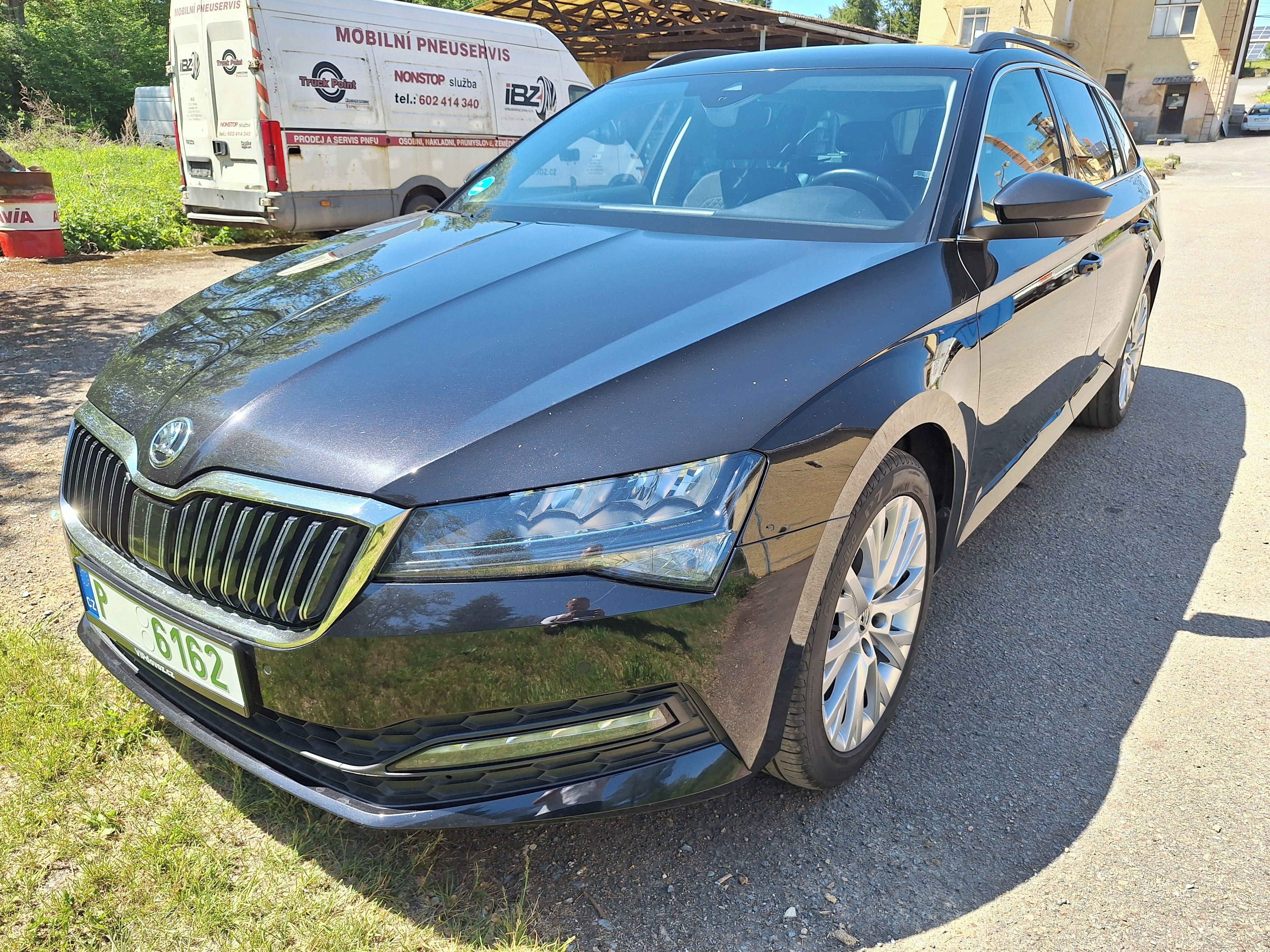 Škoda Superb, Škoda Superb 2.0tdi DSG Ambiti - fotka 3
