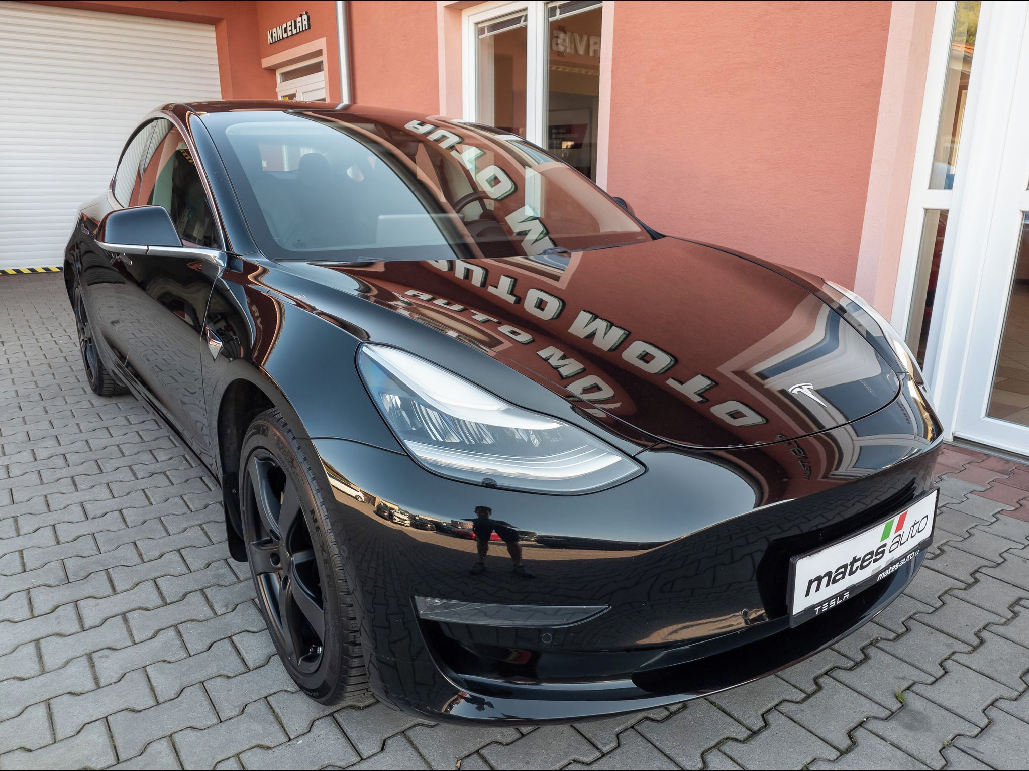 Tesla Model 3, Standard Range Plus 225kW - fotka 4