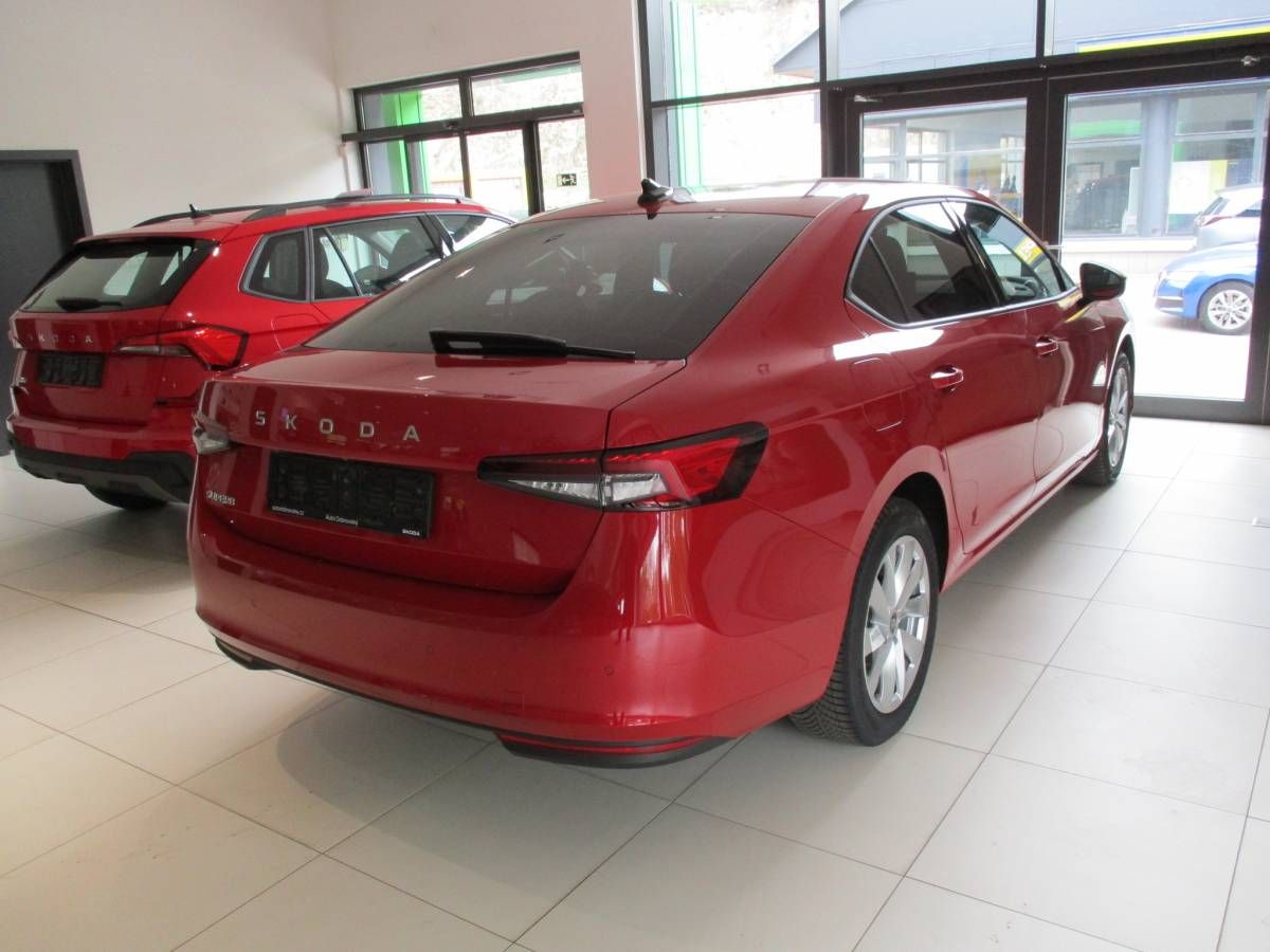 Škoda Superb, liftback Selection 2,0TDI 110k - fotka 5