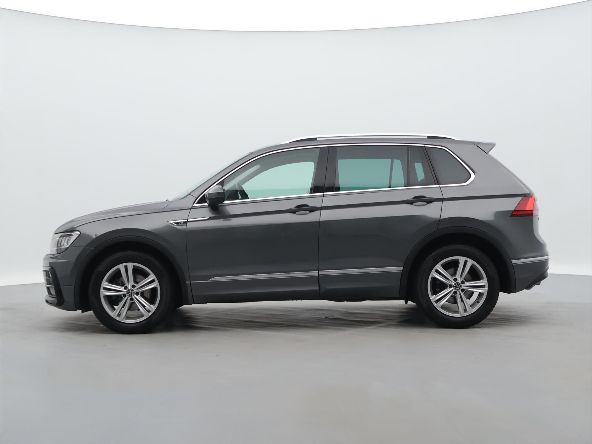 Volkswagen Tiguan, 2,0 TDI 110kW R-line DSG DPH - fotka 4