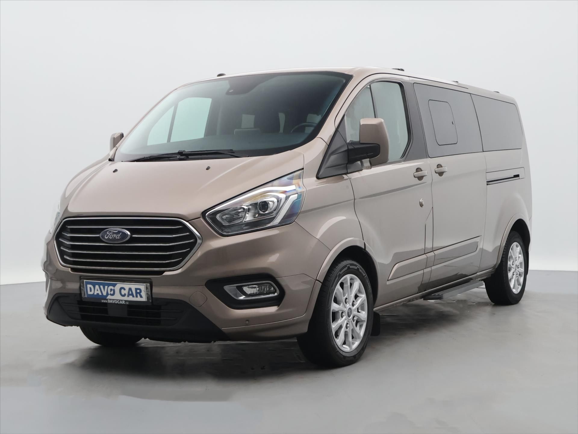 Ford Tourneo Custom, 2,0 TDCi Titanium L2 CZ DPH - fotka 3