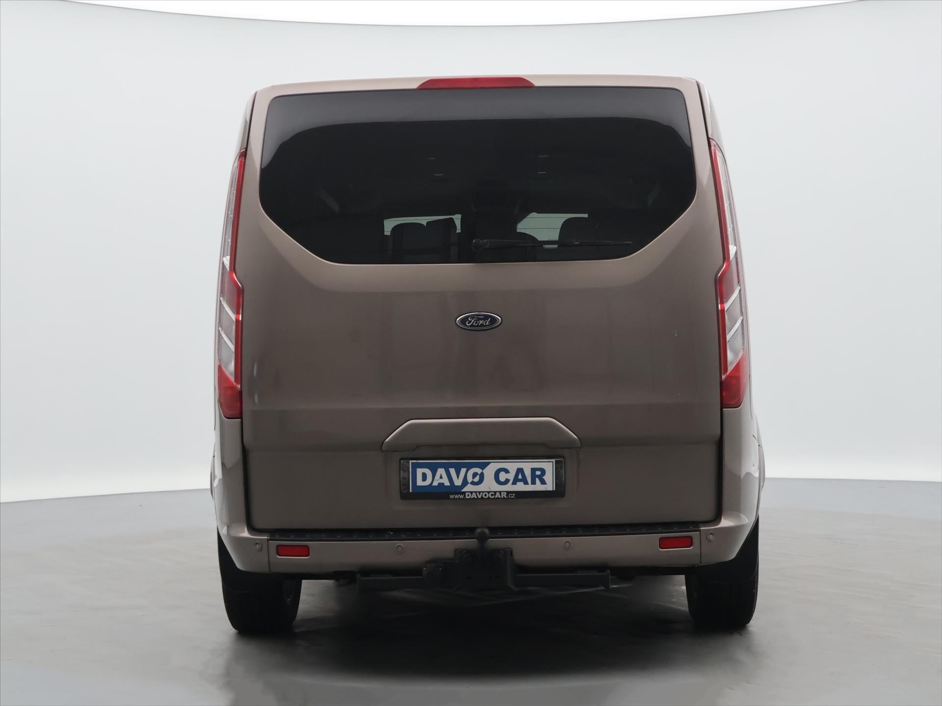 Ford Tourneo Custom, 2,0 TDCi Titanium L2 CZ DPH - fotka 6