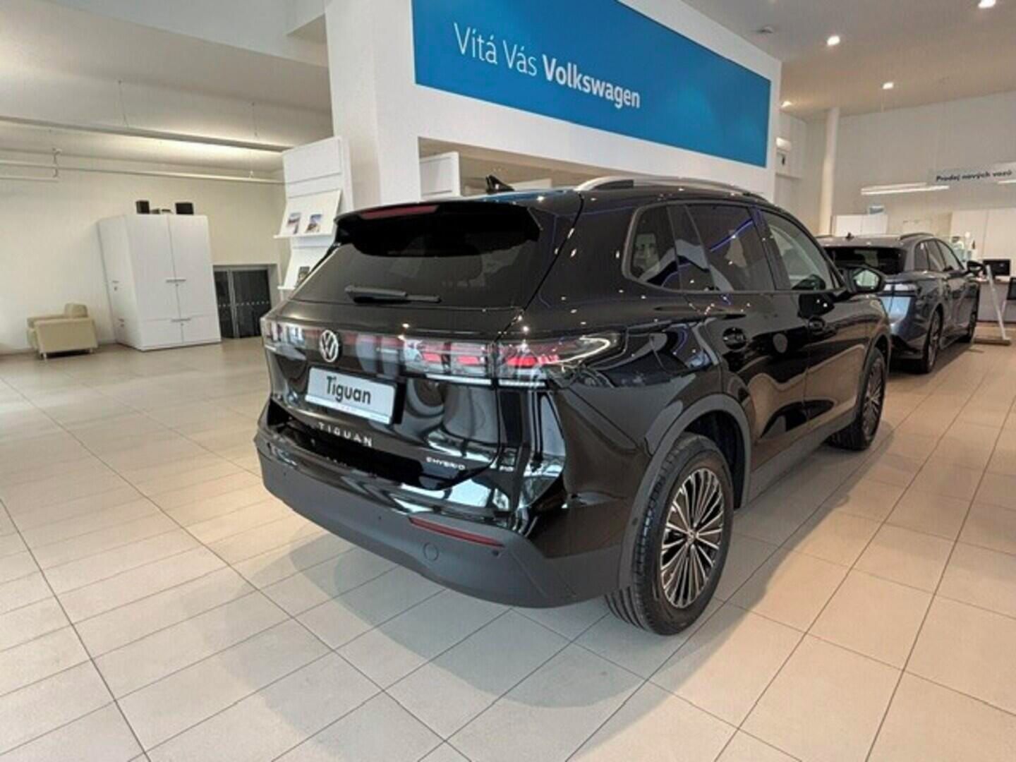 Volkswagen Tiguan, People 1,5 TSI 150 kW eHybrid - fotka 4
