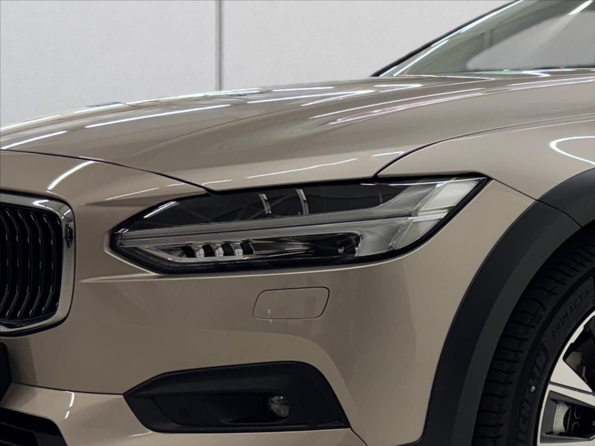 Volvo V90, 2,0 B4 AWD Cross Country Plus - fotka 5