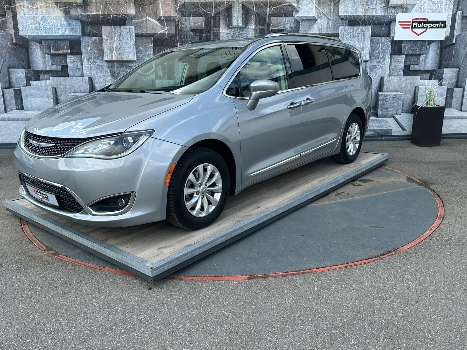 Chrysler Pacifica, 3.6i, 214KW, BLIS - fotka 3