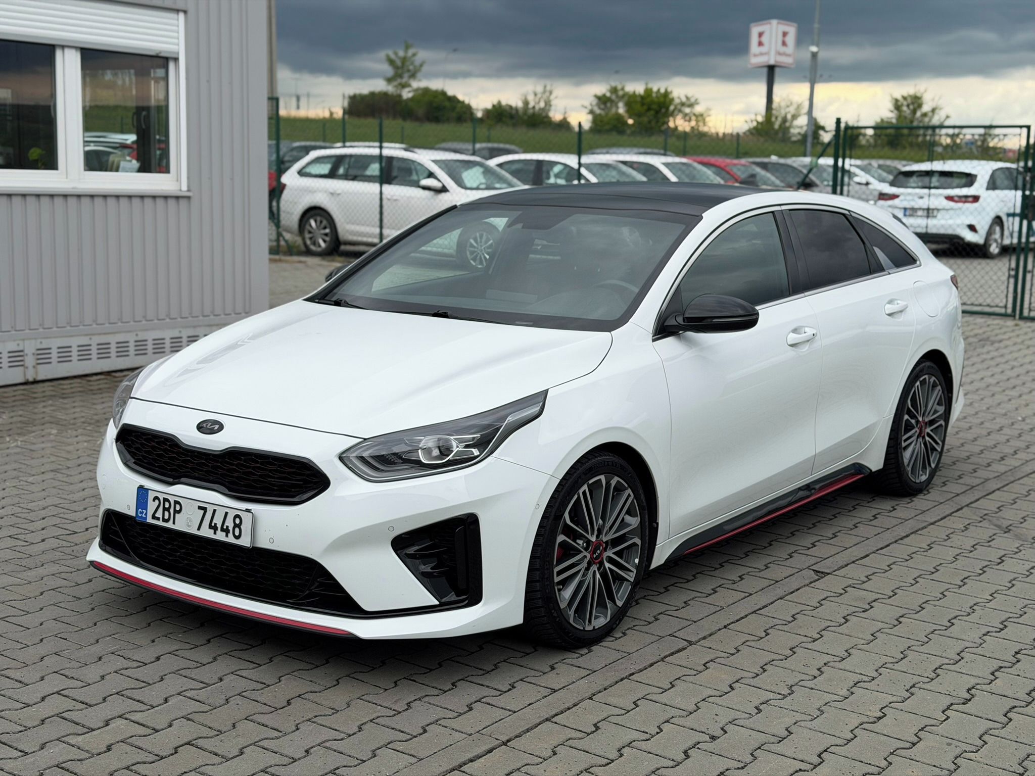 Kia ProCeed, 1.6 T-GDI 150 kW GT DCT - fotka 3