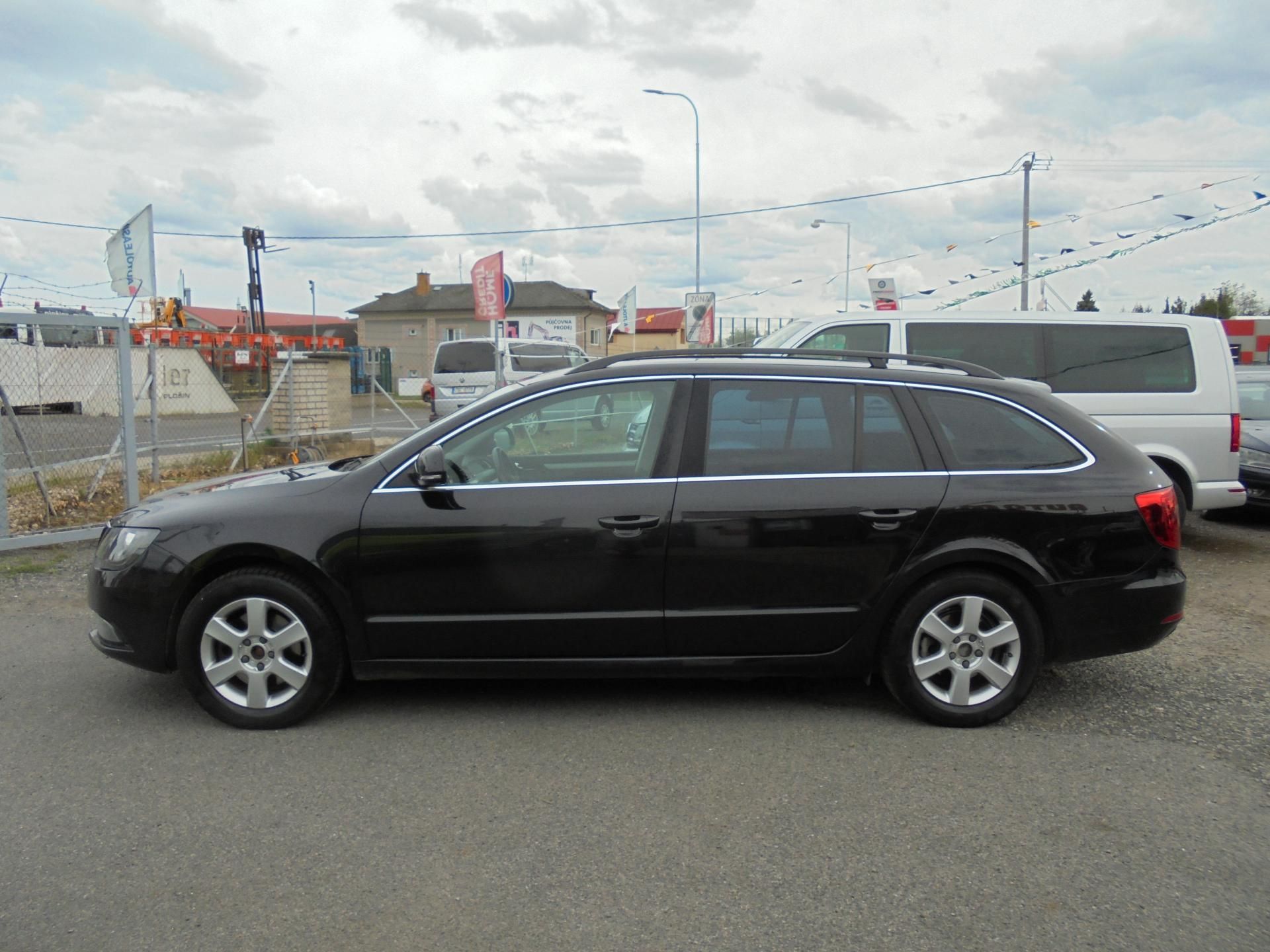 Škoda Superb, 2.0 TDI-DSG-NAVIGACE-PANORAMA - fotka 4