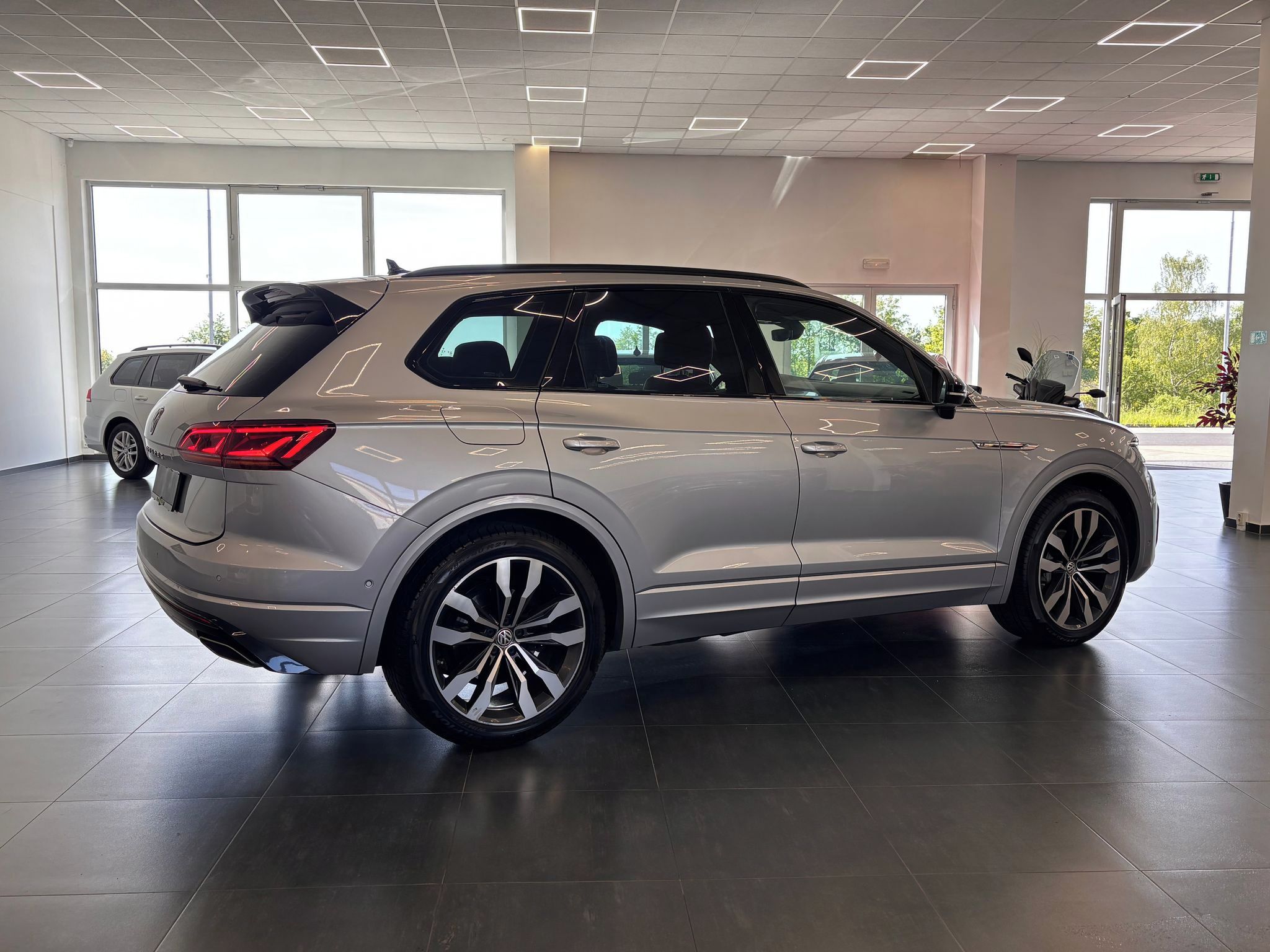 Volkswagen Touareg, 3.0TDI 210kW RLine Black style - fotka 5