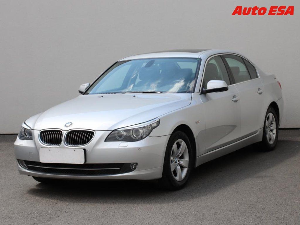 BMW Řada 5, 3.0 525i,navi - fotka 3