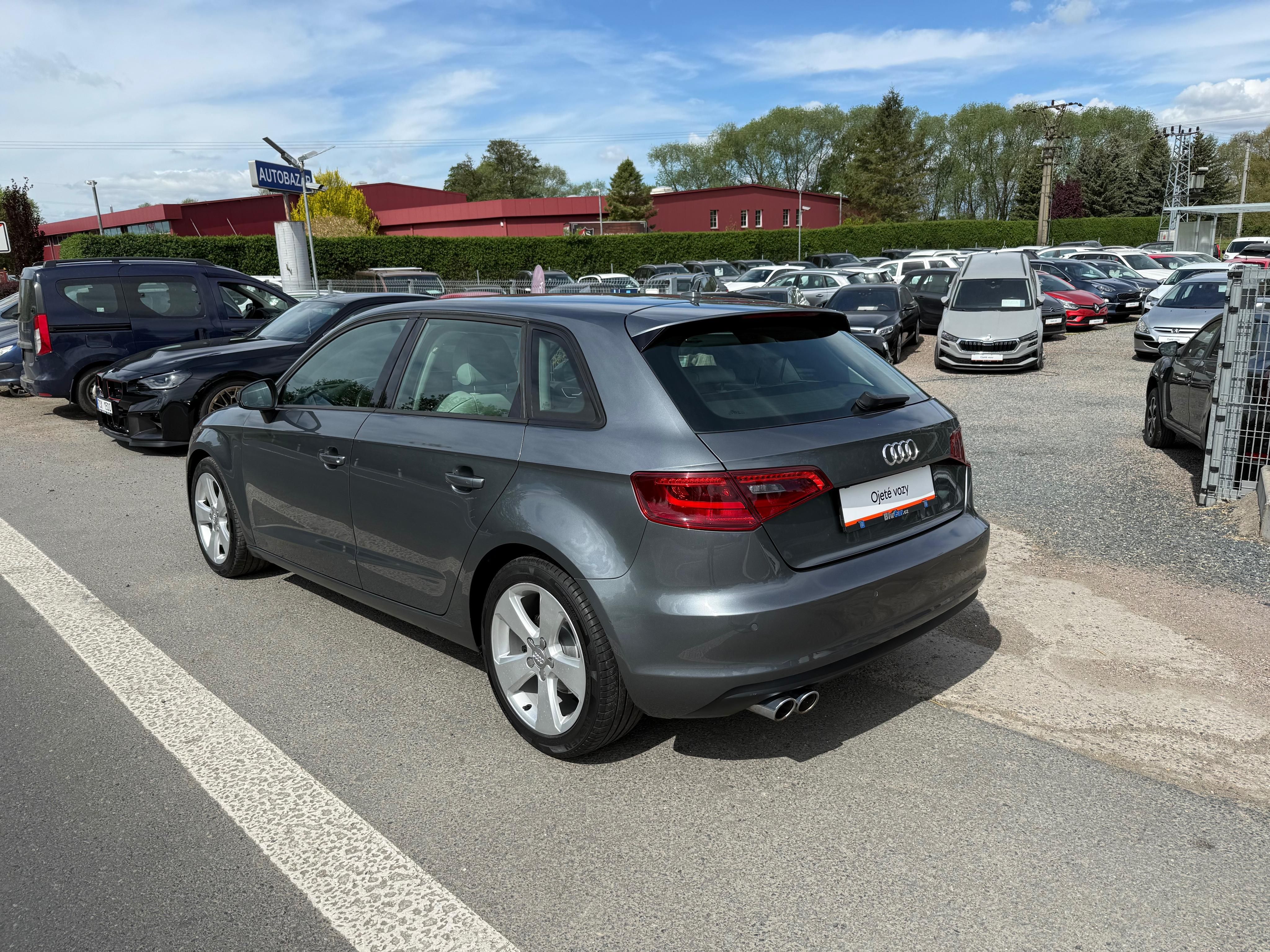 Audi A3, 2.0TDI 110kW Sportback kůže - fotka 5