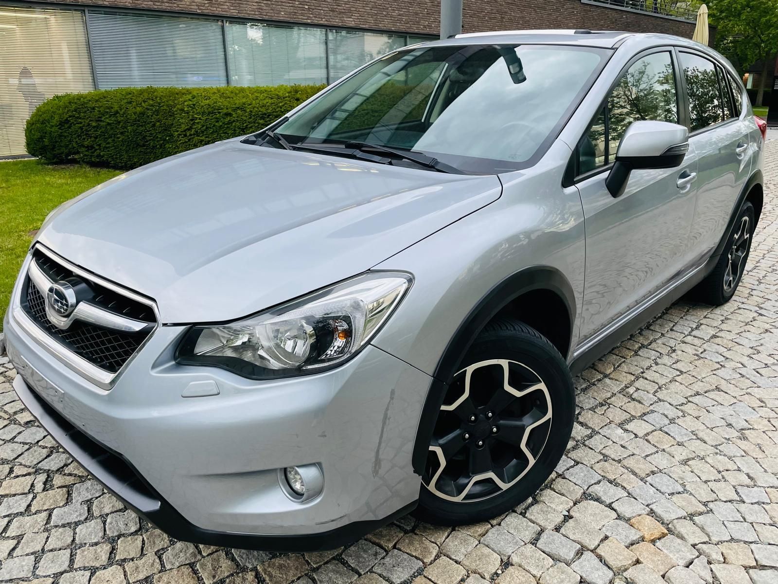 Subaru XV, 2.0i 4x4 AUT VÝHŘEV SERVISKA - fotka 2