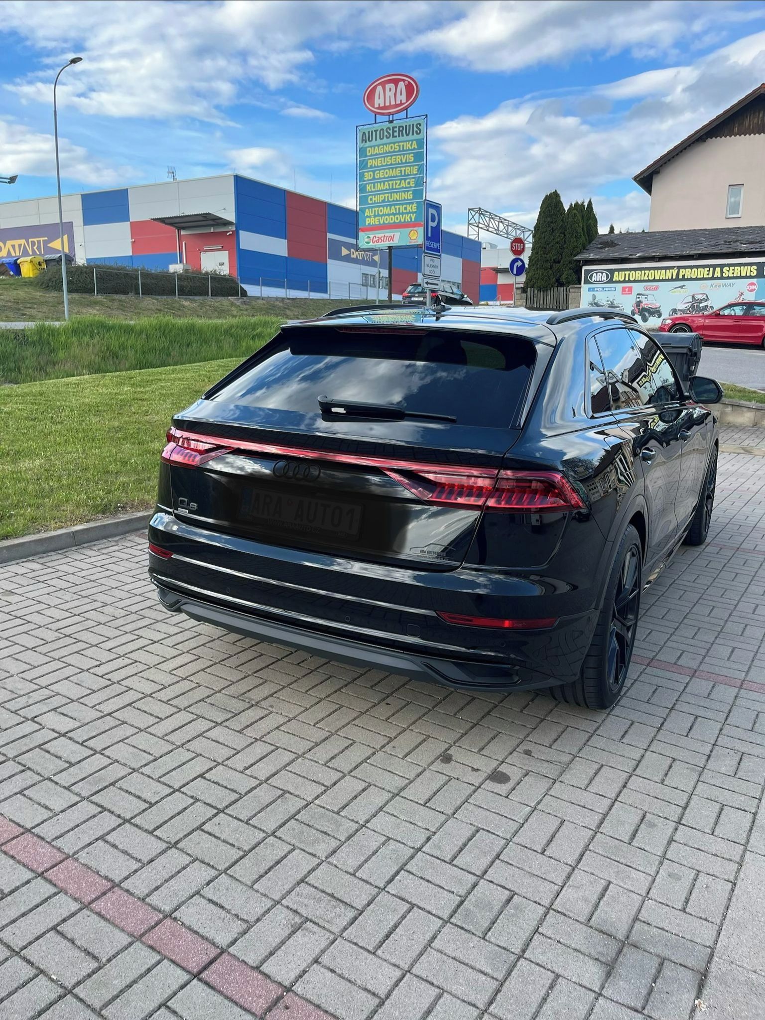 Audi Q8, Zaruka do  6/2027 - fotka 4
