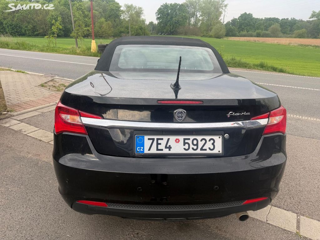 Lancia Flavia 2012 iš Čekijos