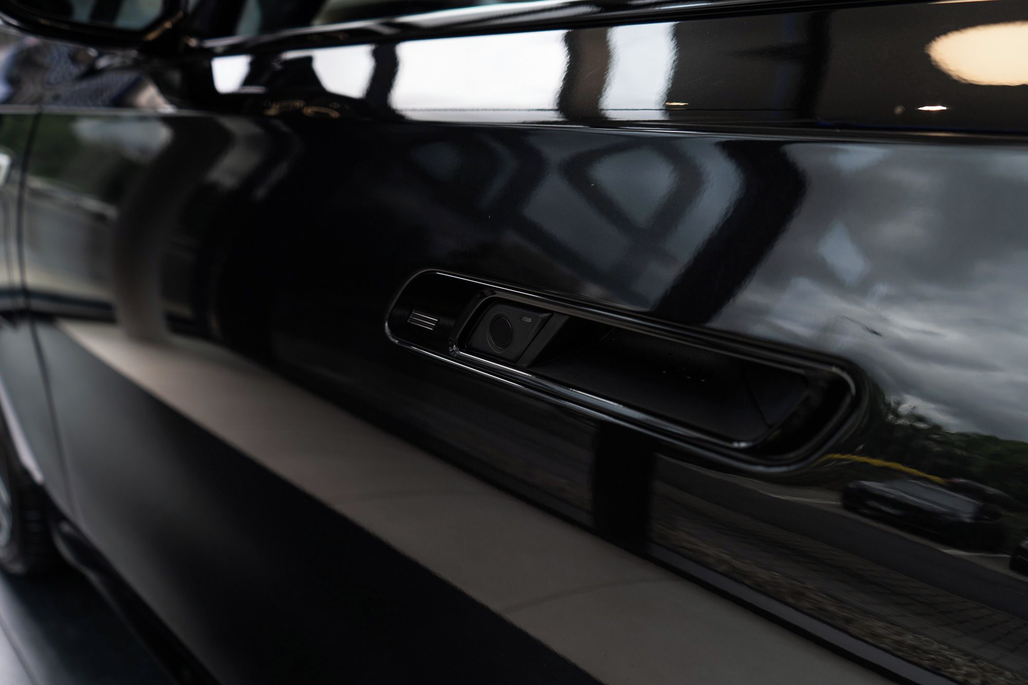 BMW Řada 7, M760e xDrive Sedan - fotka 6