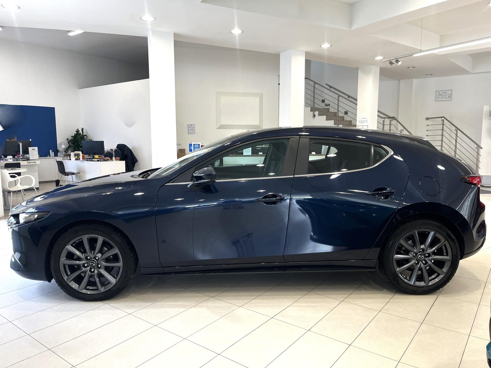 Mazda 3, 2.5L G140 6MT FWD Centre-Line - fotka 4