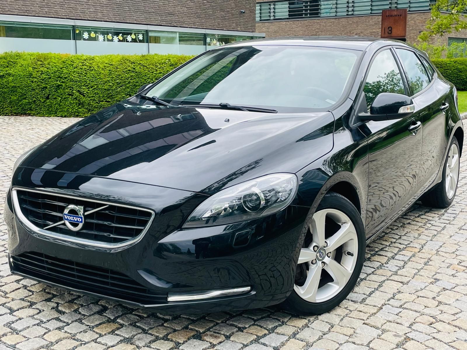 Volvo V40, 2.0D3 5VÁLEC MANUÁL 1MAJITEL
