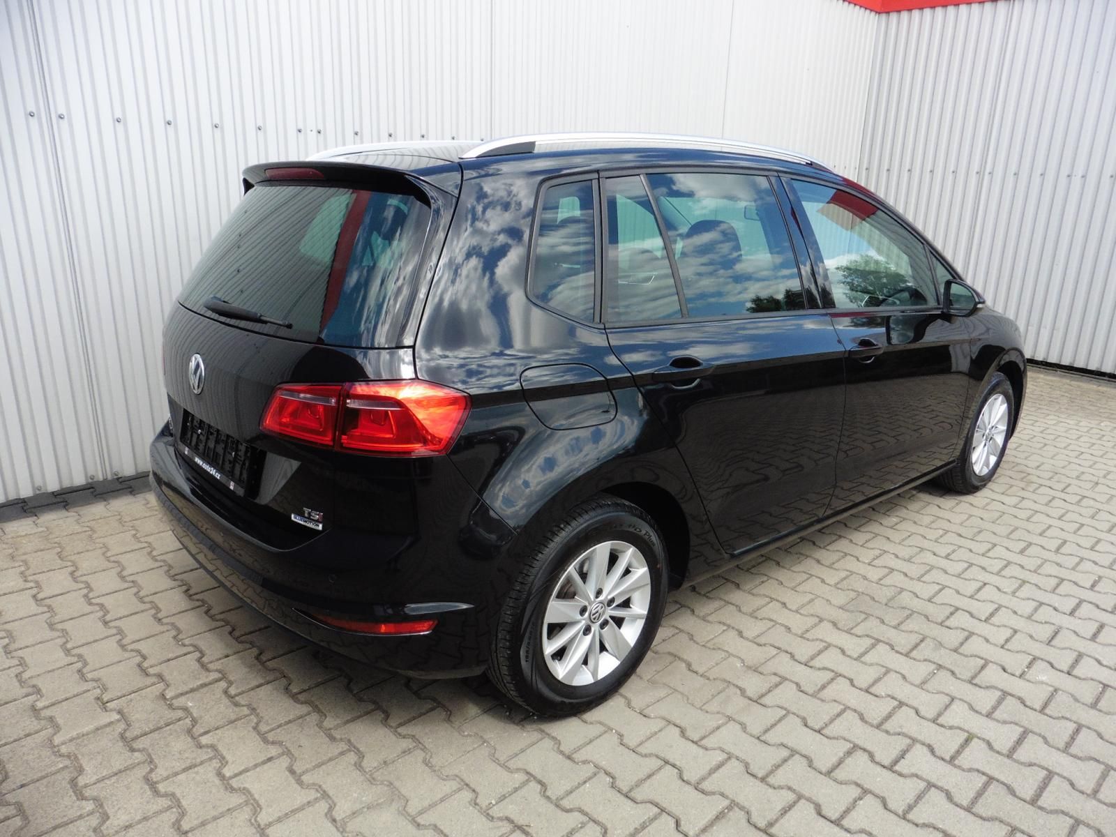 Volkswagen Golf, Sportsvan 1.4 TSi Highline - fotka 3