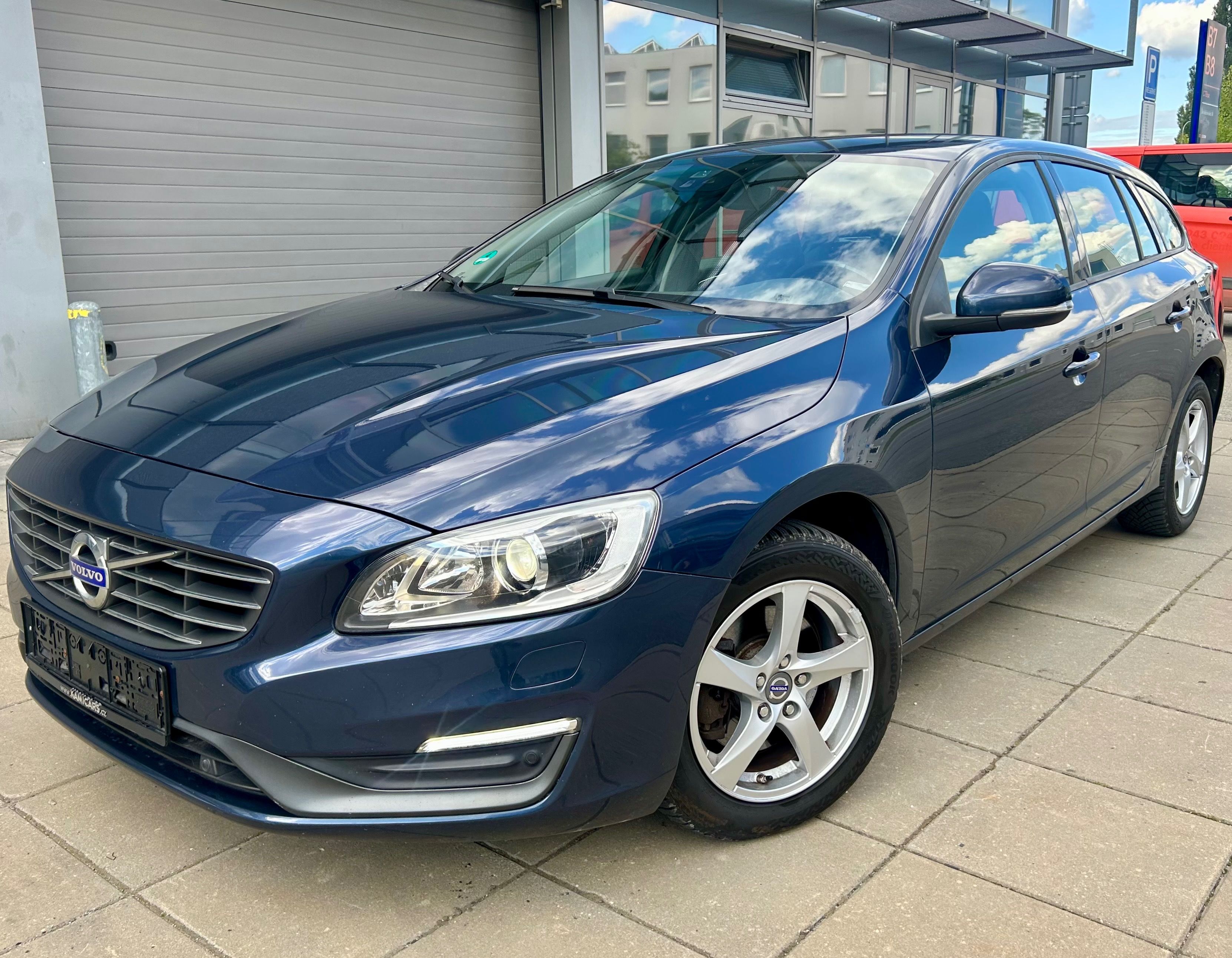 Volvo V60, 2.0D4 120KW 5VÁLEC VIRTUAL-PDC