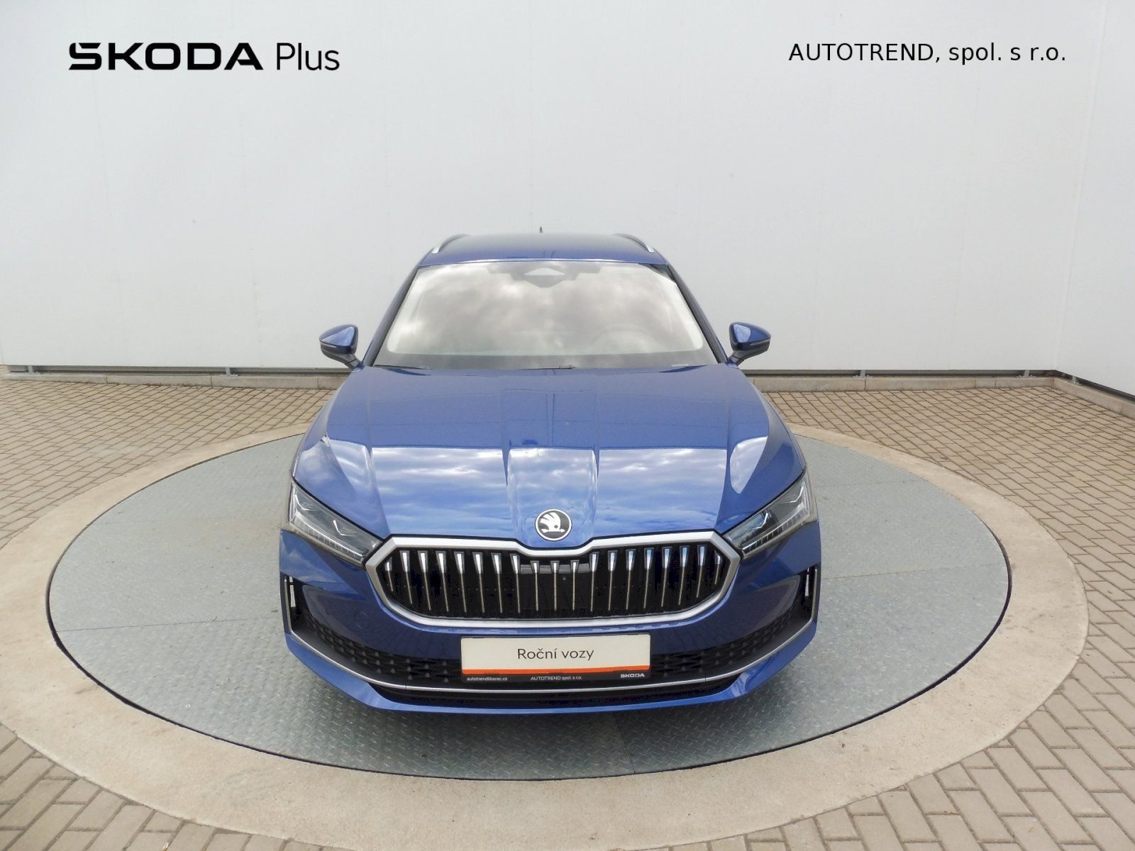 Škoda Superb, Combi L&K 2,0 TDI 110kW DSG - fotka 4