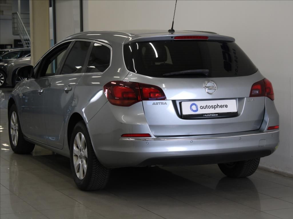 Opel Astra, 1,6 CDTi 81kW Cosmo ČR - fotka 3
