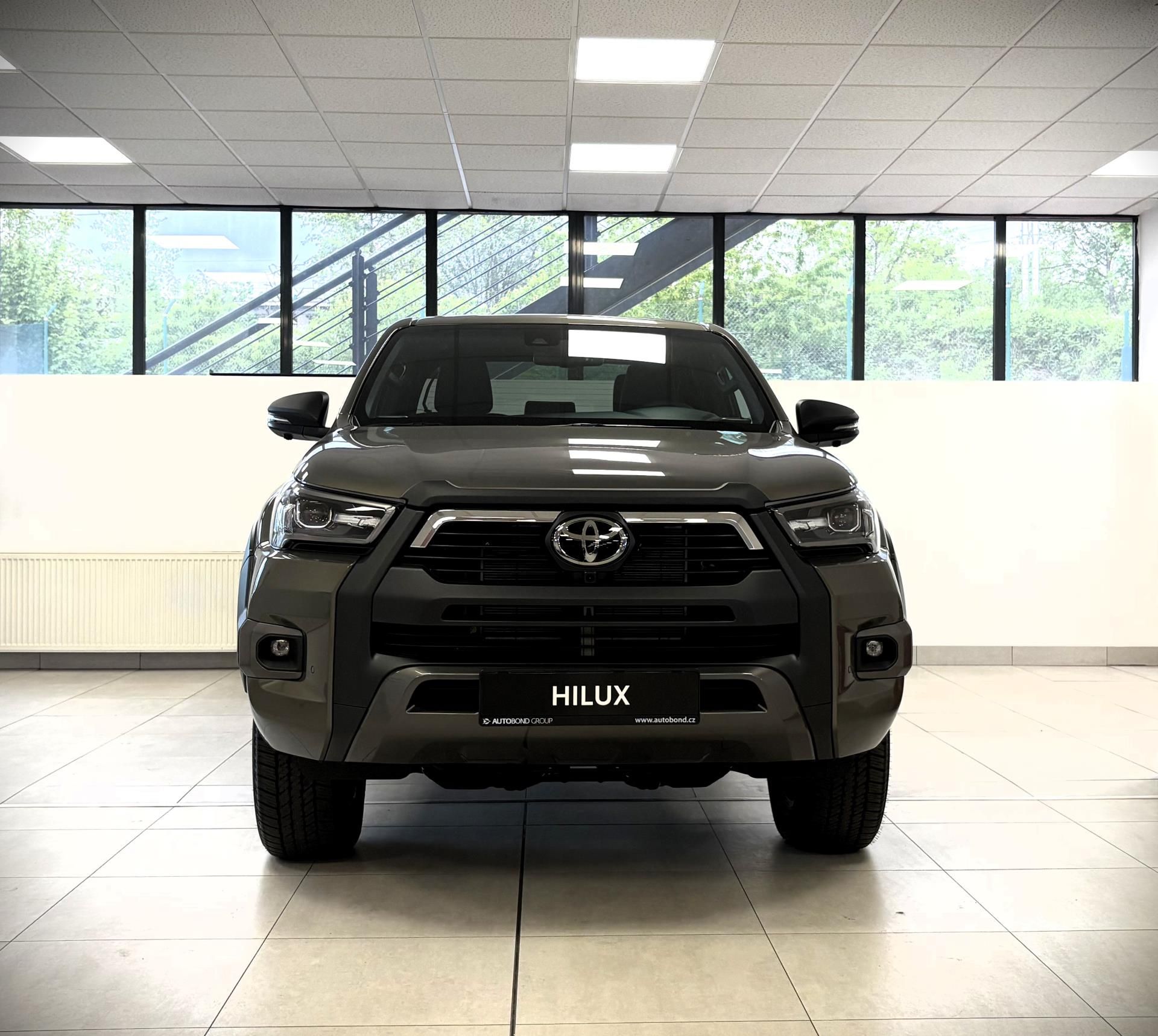 Toyota Hilux, Double Cab 2,8 D-4D (204 k) - fotka 2