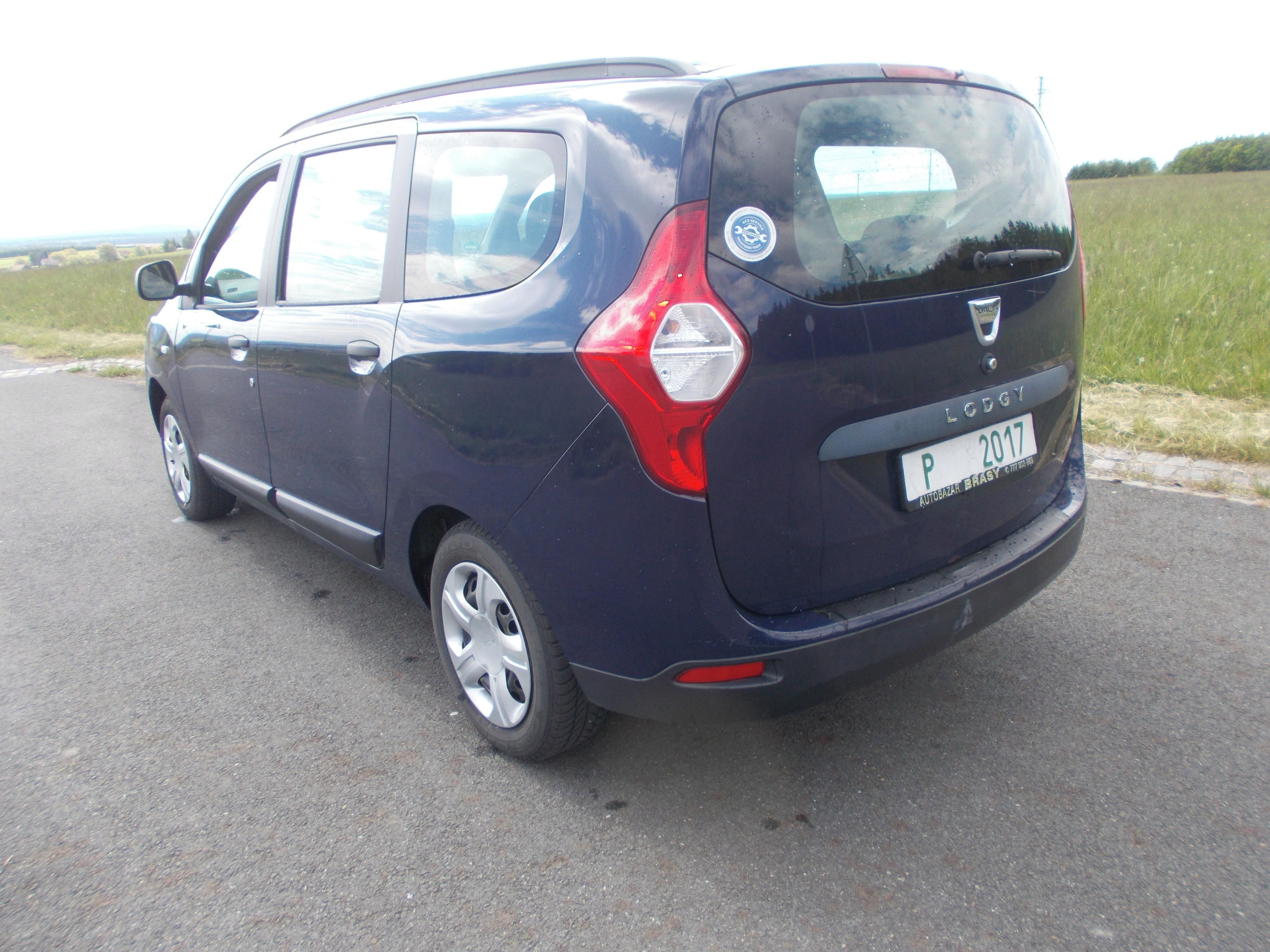 Dacia Lodgy, 1,6 7 míst 136 000KM nová STK - fotka 5