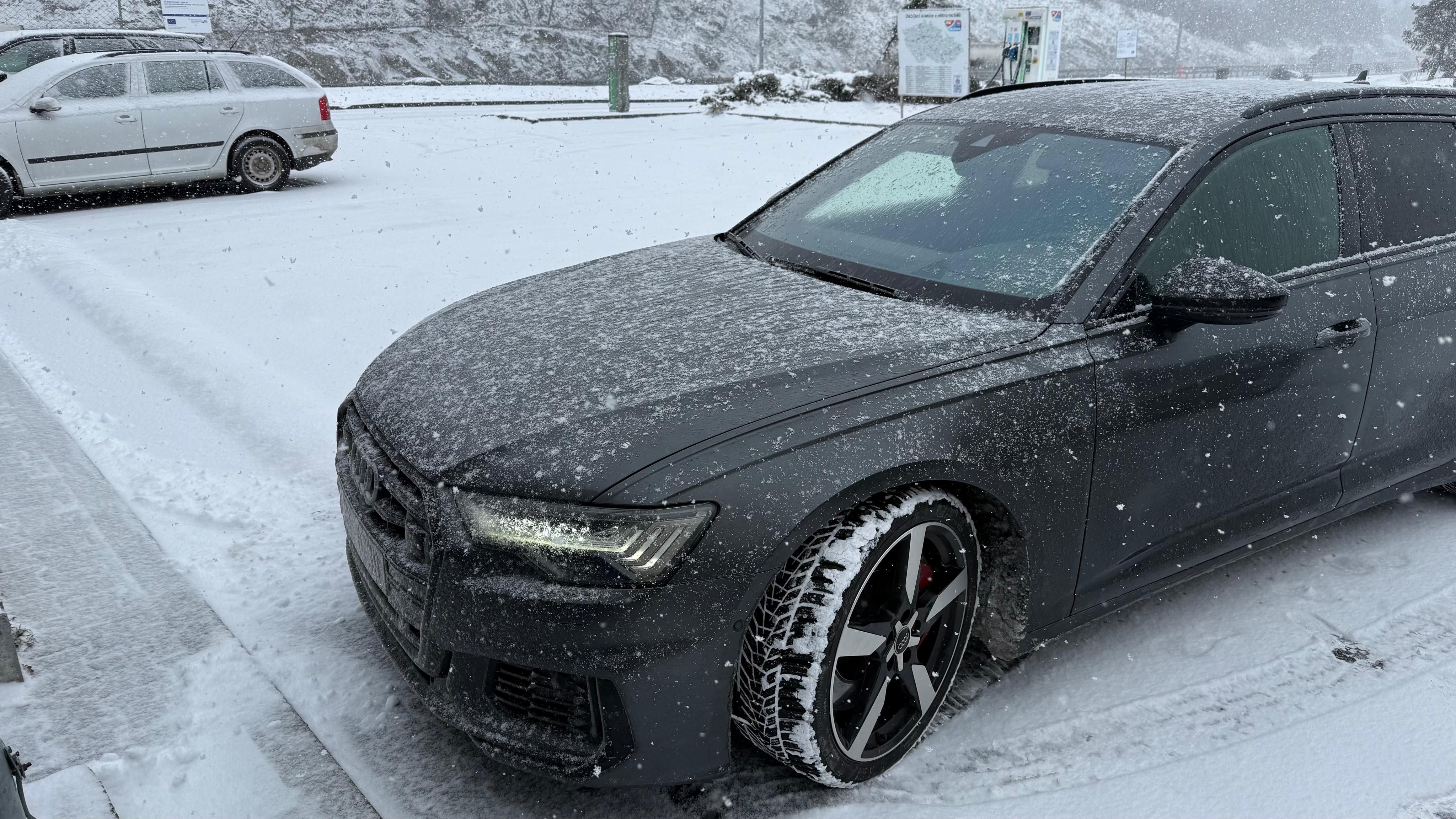 Audi S6 Avant, 4x4, prémiová hudba, vzduch - fotka 2