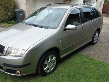 1.4 16V 59 KW SPORTLINE PĚKNÁ.