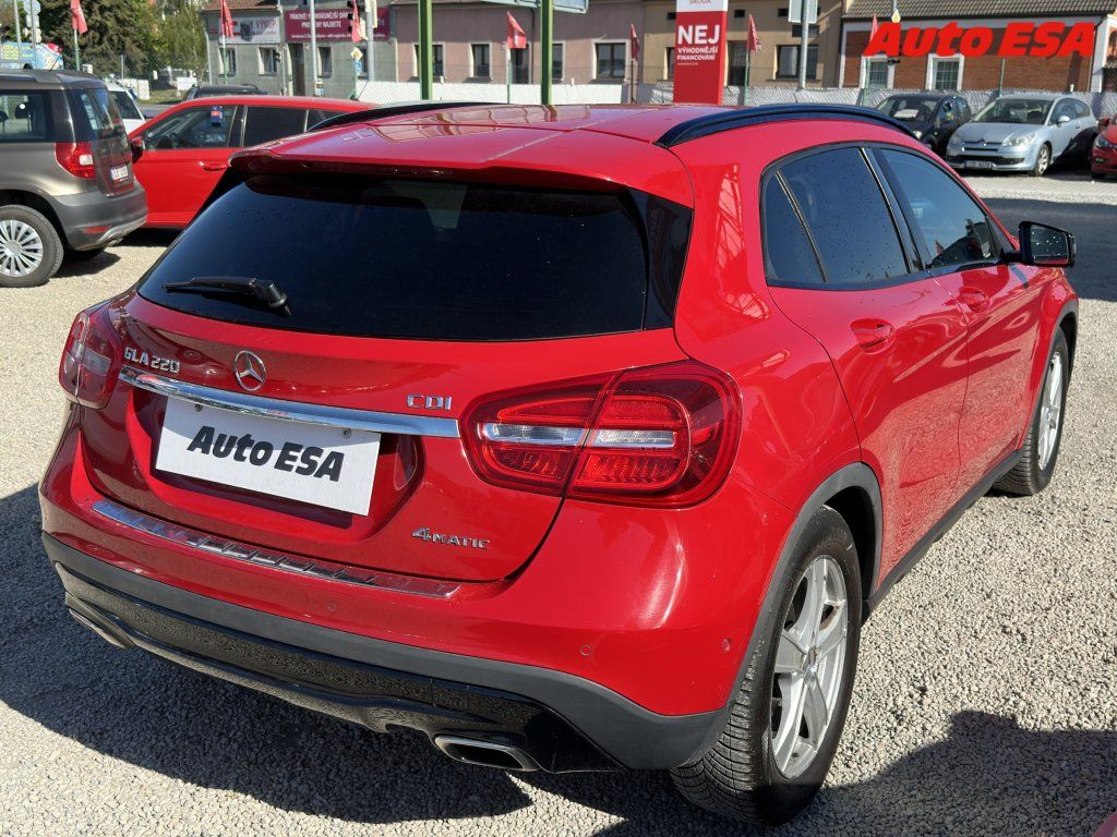 Mercedes-Benz GLA, 2.2 4Mat,ČR,AT,navi - fotka 4