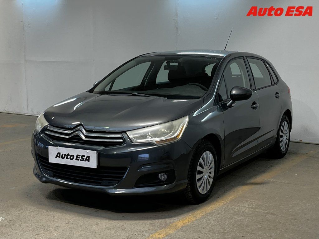 Citroën C4, 1.4 i,2.maj,AC,temp - fotka 3