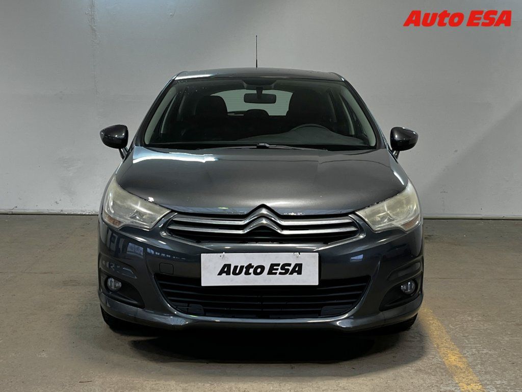 Citroën C4, 1.4 i,2.maj,AC,temp - fotka 2