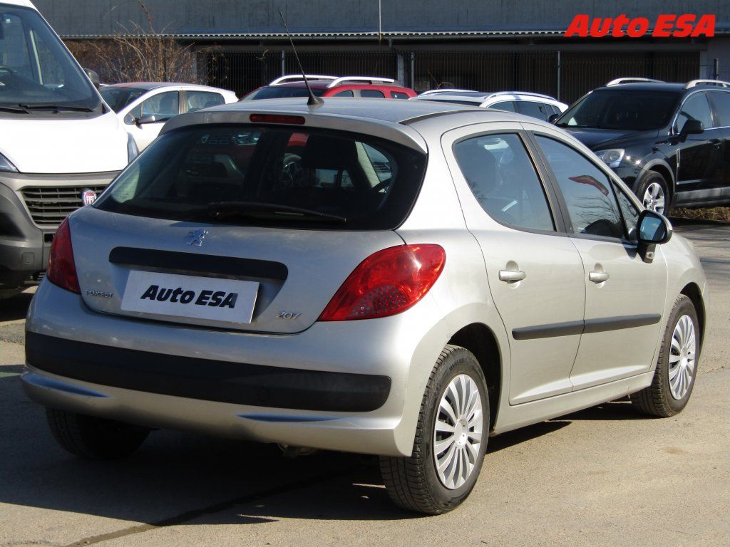 Peugeot 207, 1.4i,ČR,AC,zmk.řazení - fotka 4