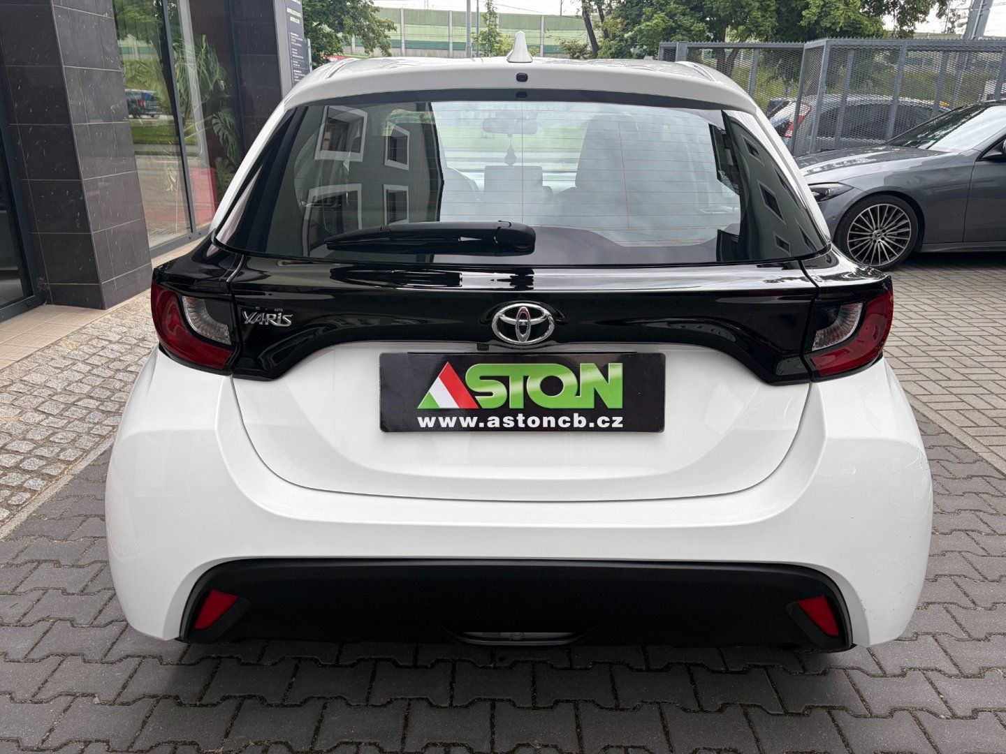 Toyota Yaris, 1,0 VVTi 1. maj, servis Toyota - fotka 5