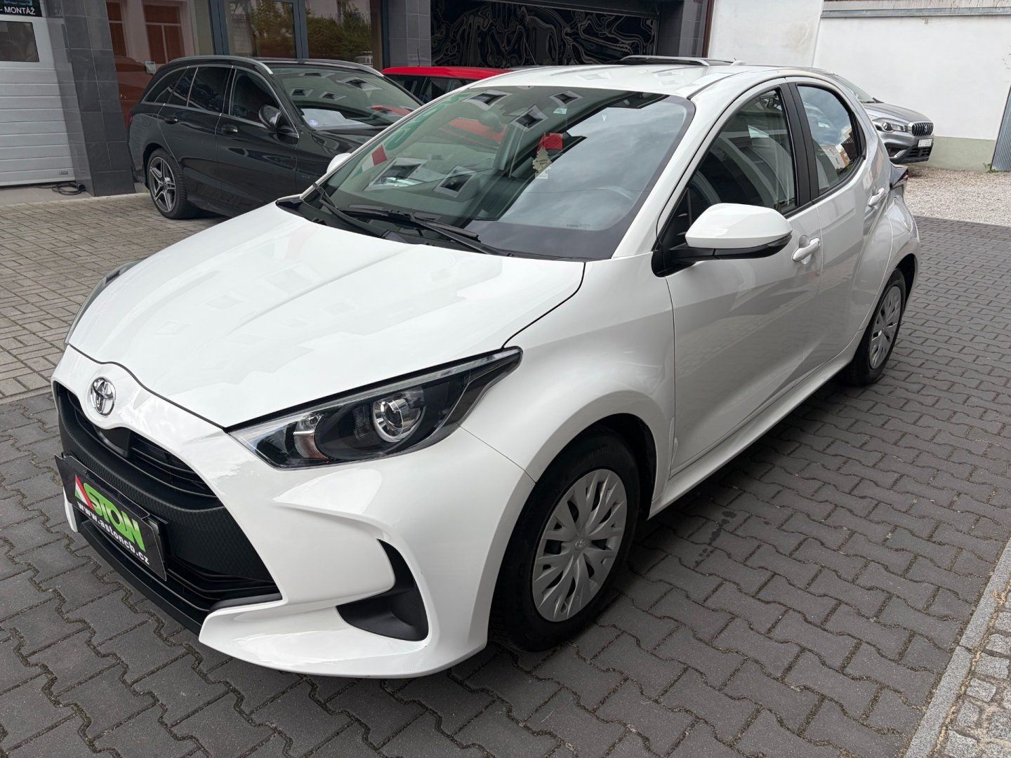 Toyota Yaris, 1,0 VVTi 1. maj, servis Toyota - fotka 3