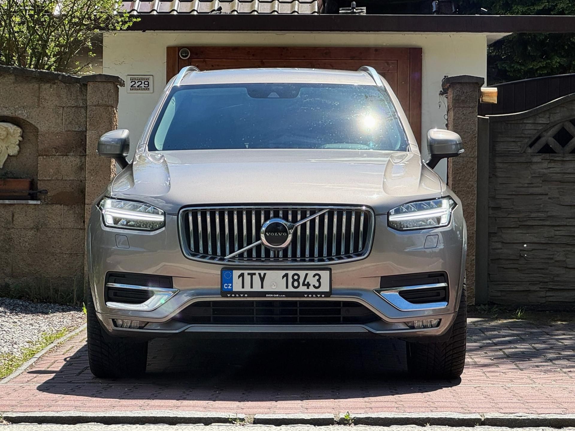 Volvo XC90, 1. MAJITEL ČR DPH TOP  CRYSTAL - fotka 2