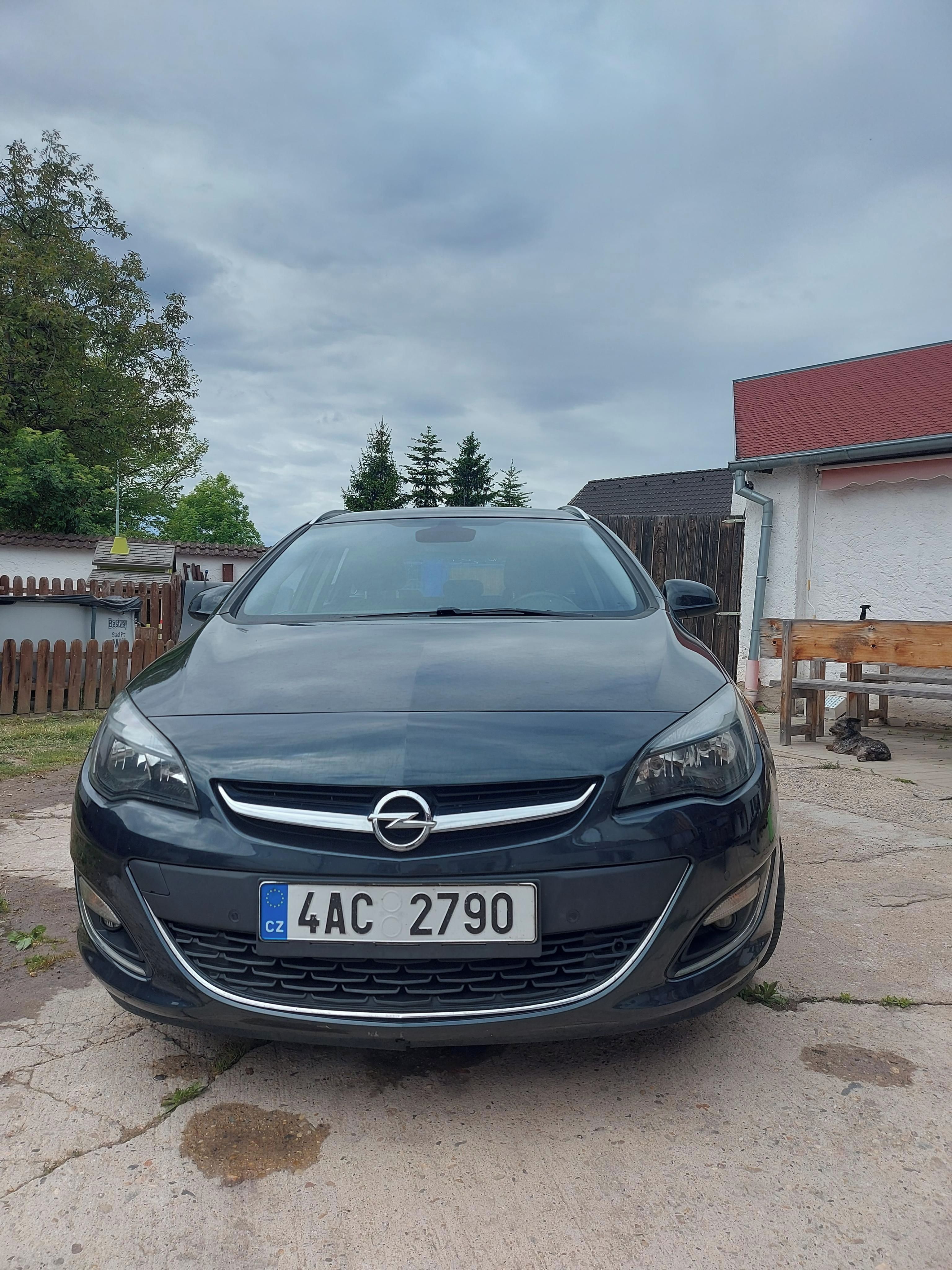 Opel Astra, Opel Astra J Sports tourer