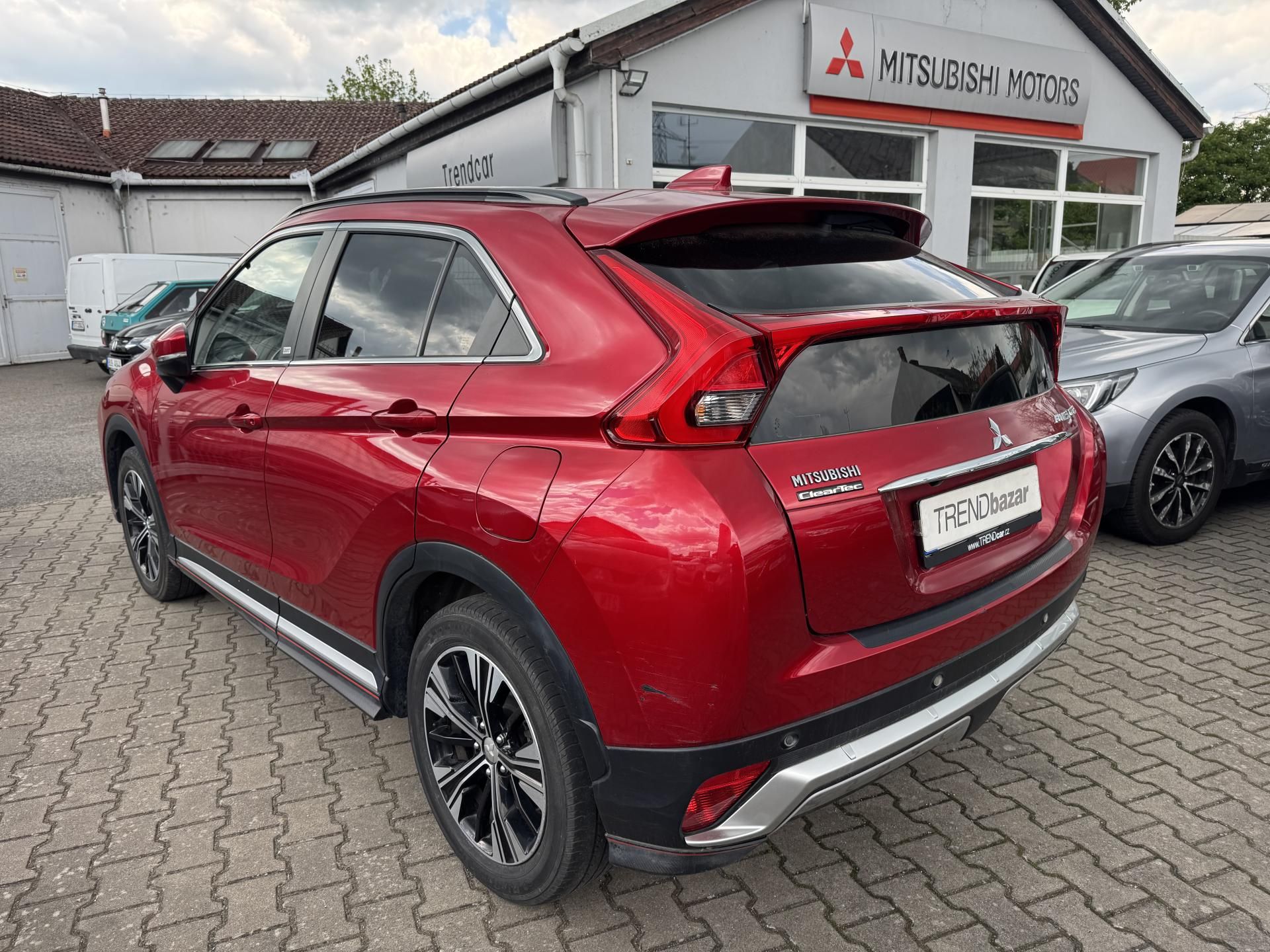 Mitsubishi Eclipse Cross, Turbo CVT 4x4 INSTYLE - fotka 4