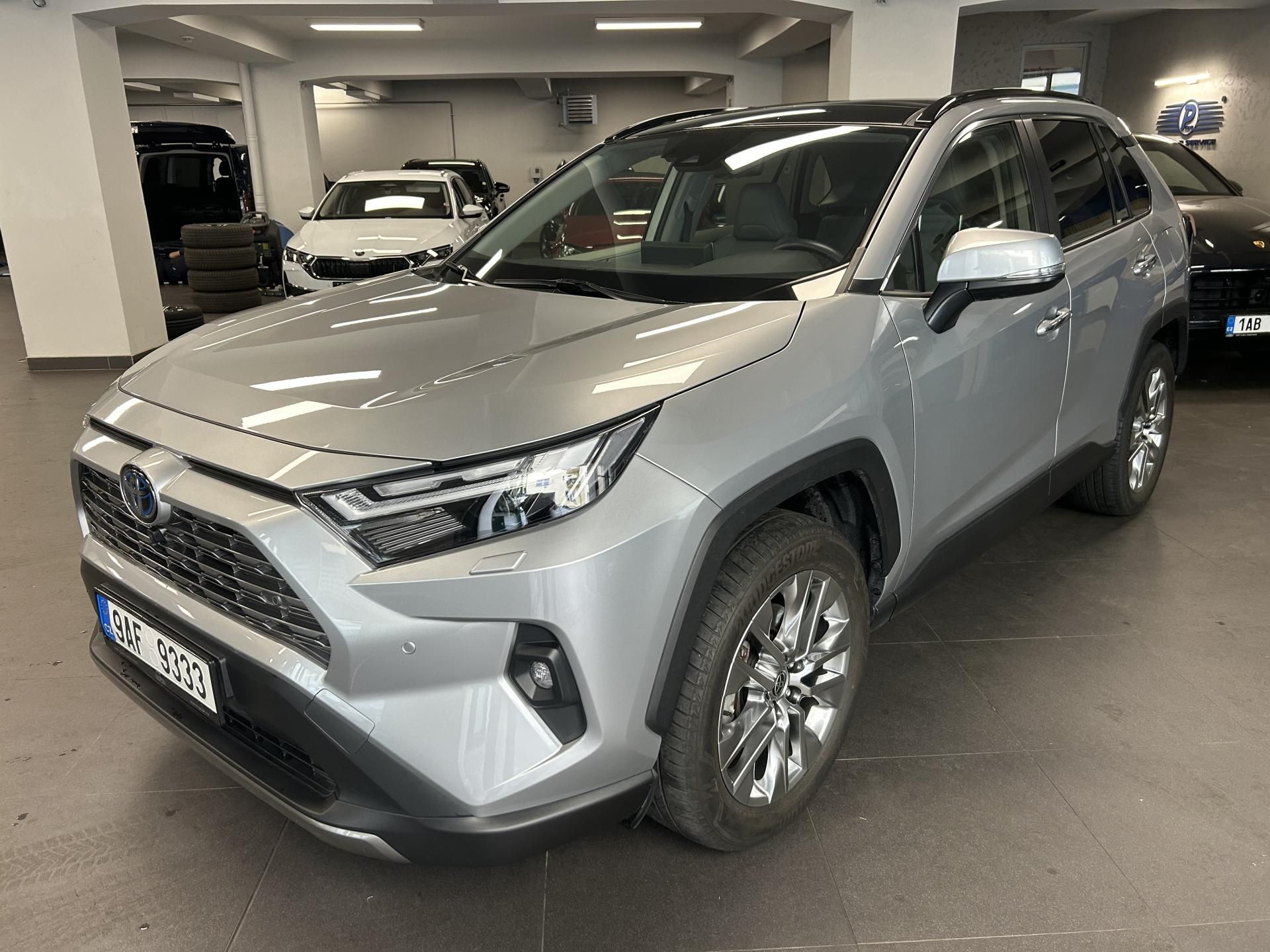 Toyota Rav4, 2.5 Hybrid Skyview 4WD Executi - fotka 2