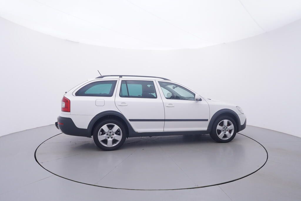 Škoda Octavia, Scout 2.0 TDI 103 kW - fotka 6