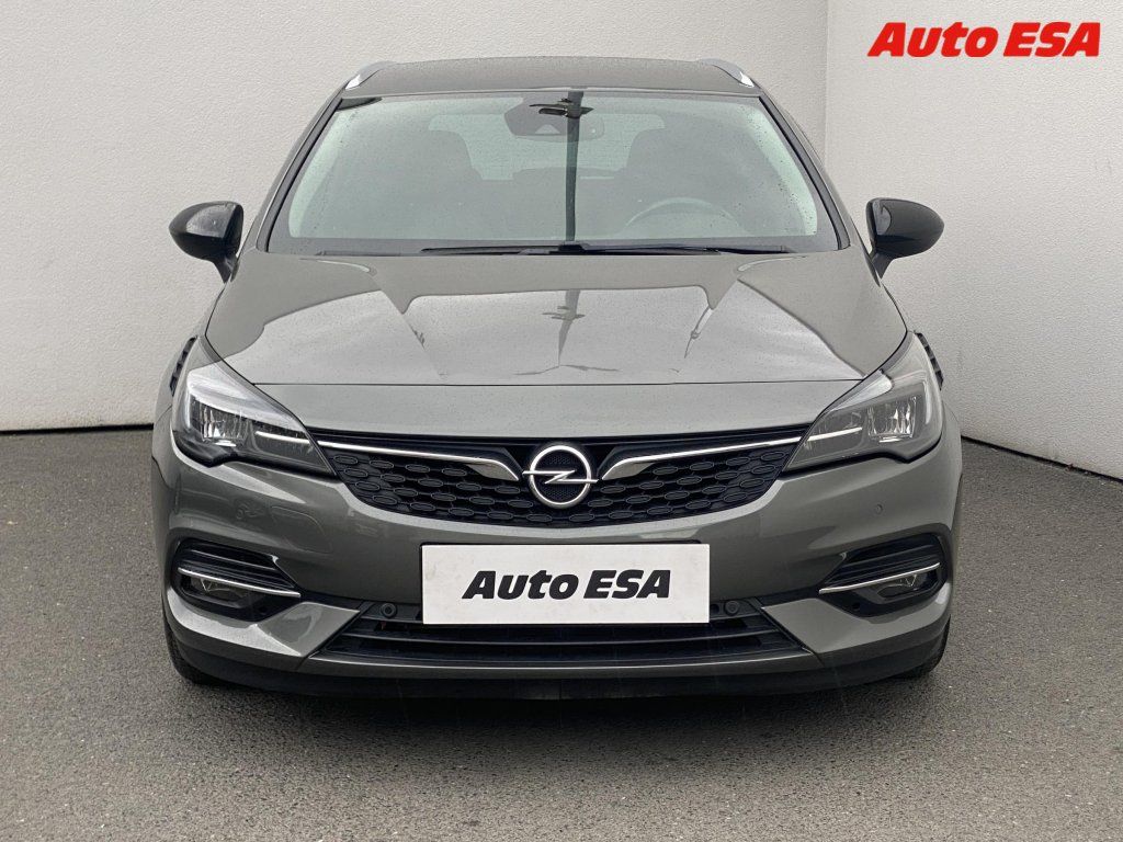 Opel Astra, 1.2 SportTourer,Sport - fotka 2