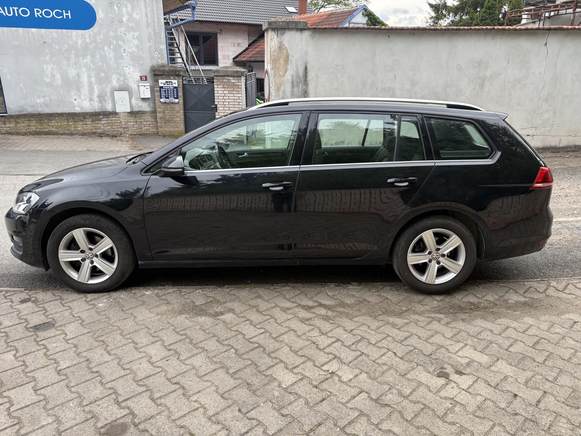 Volkswagen Golf, kombi 2,0TDI Bluemotion