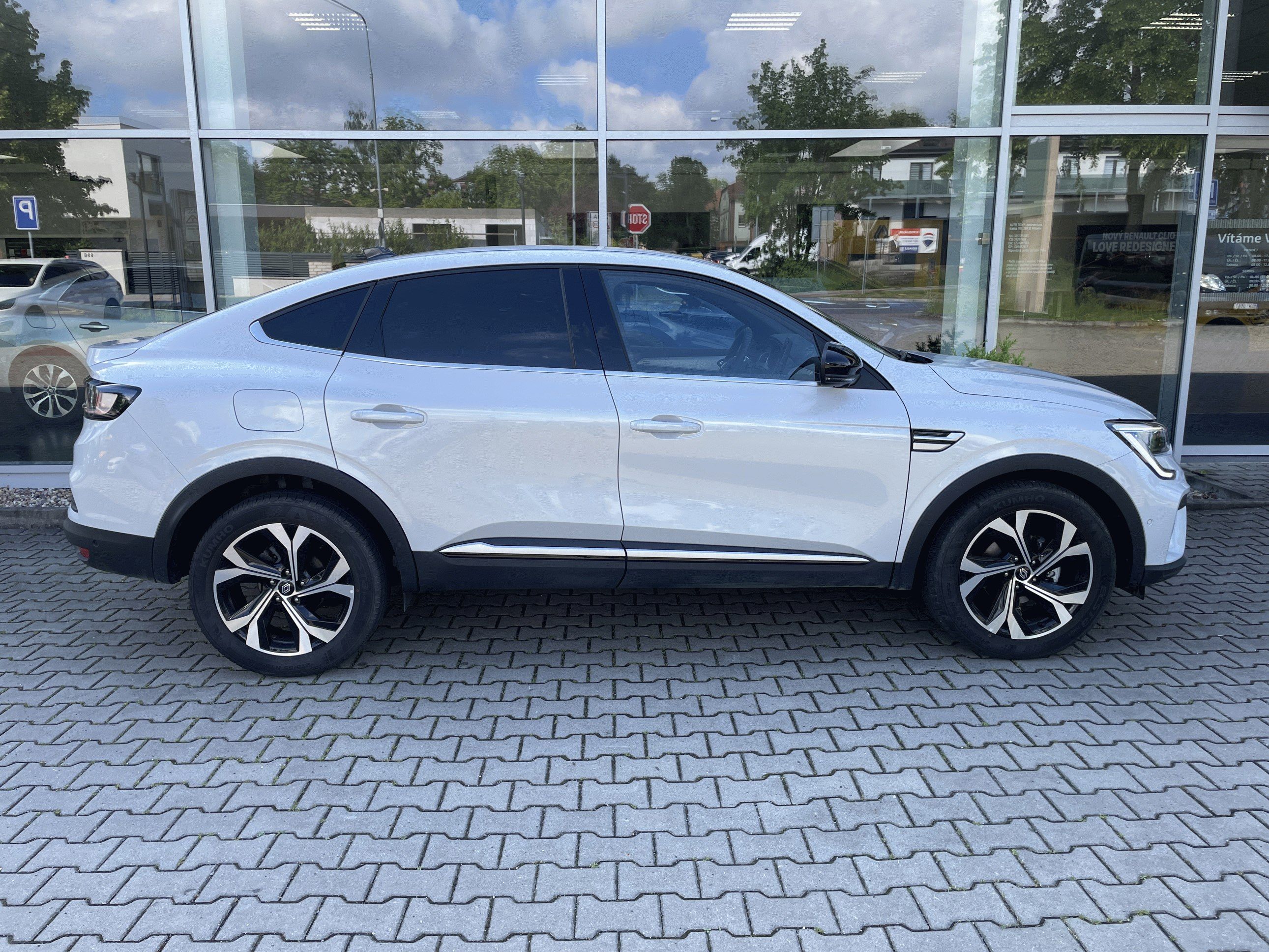 Renault Arkana, mild hybrid TCe 140 EDC Techno - fotka 4