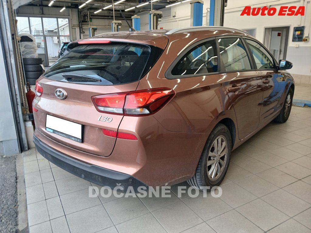 Hyundai i30, 1.0GDI - fotka 2