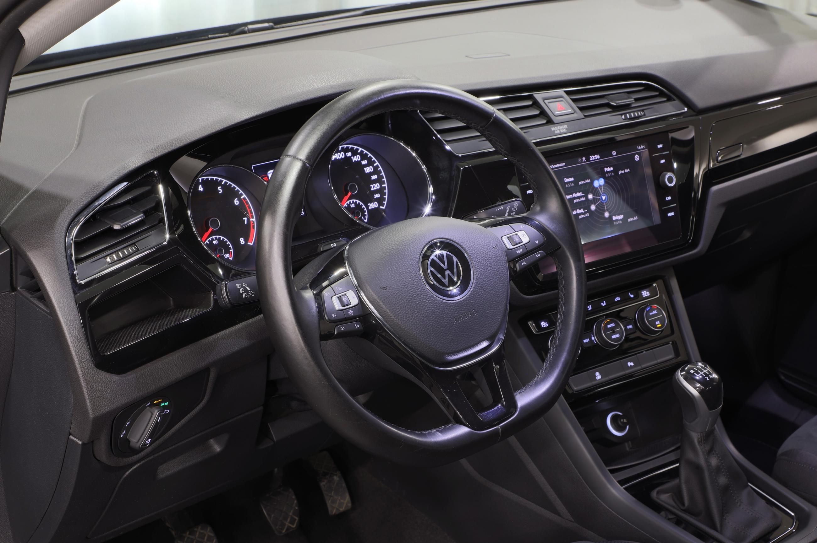 Volkswagen Touran, Highline 1.5 TSI 110kW ALU 17" - fotka 6