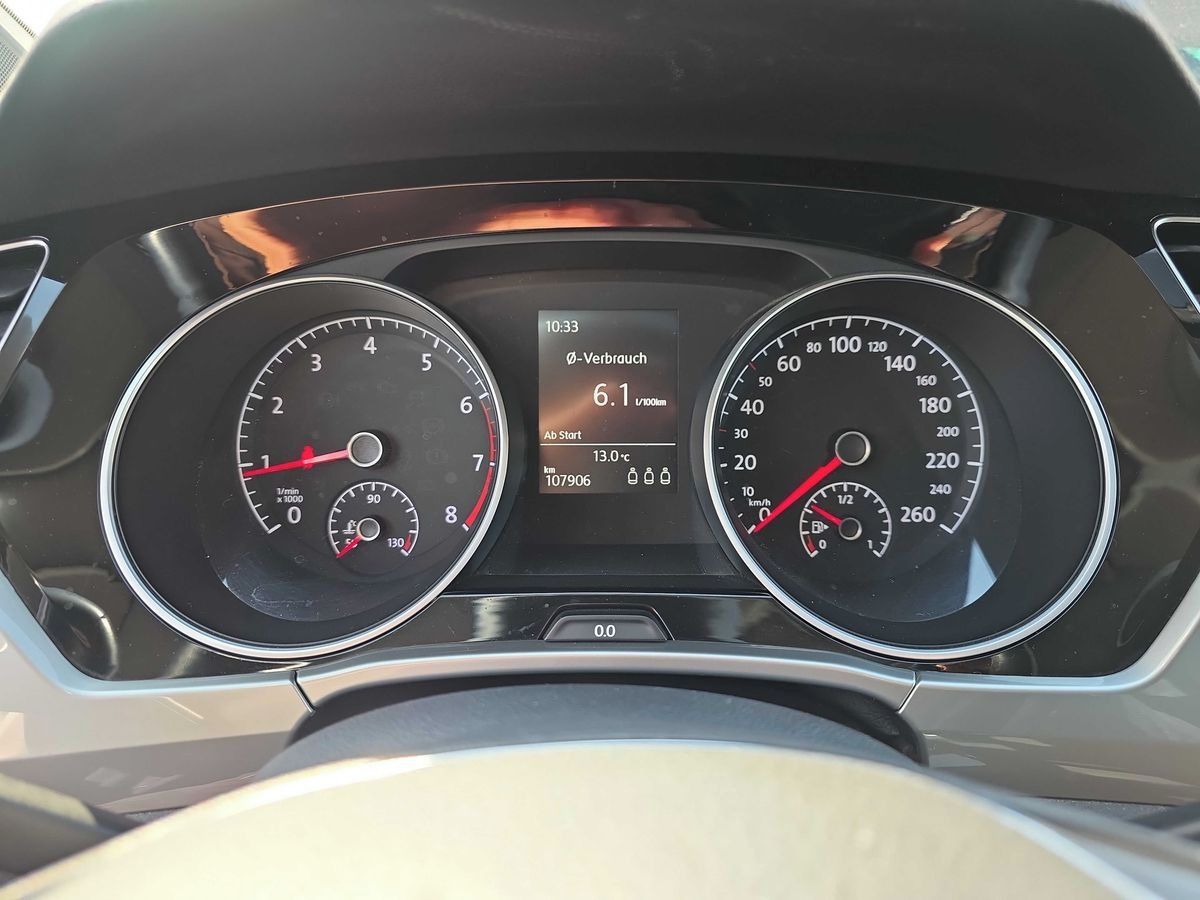 Volkswagen Touran, 1.2Tsi 81KW JEN 107 TIS KM TOP - fotka 5