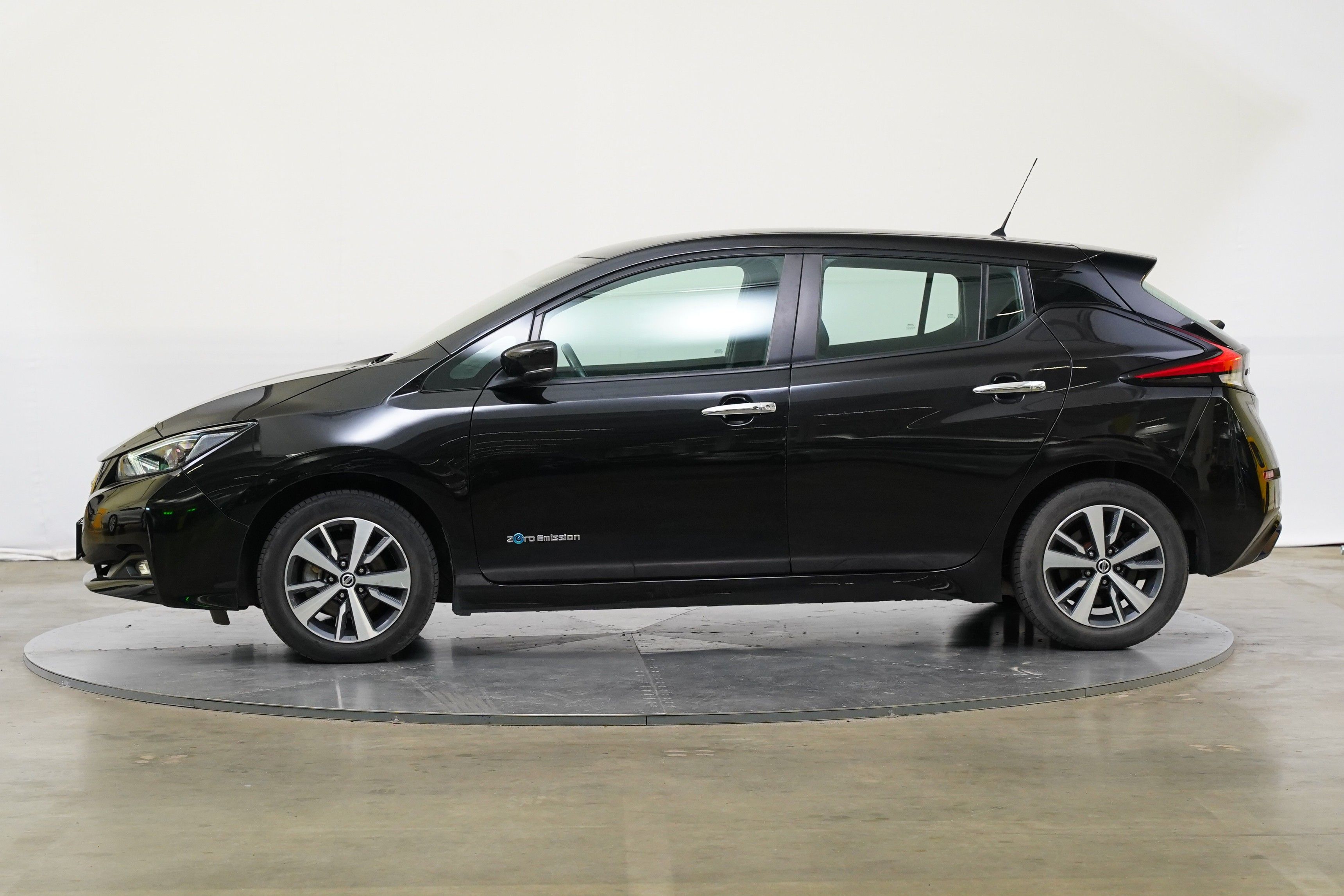 Nissan LEAF, 110 kW Acenta 40 kW - fotka 3
