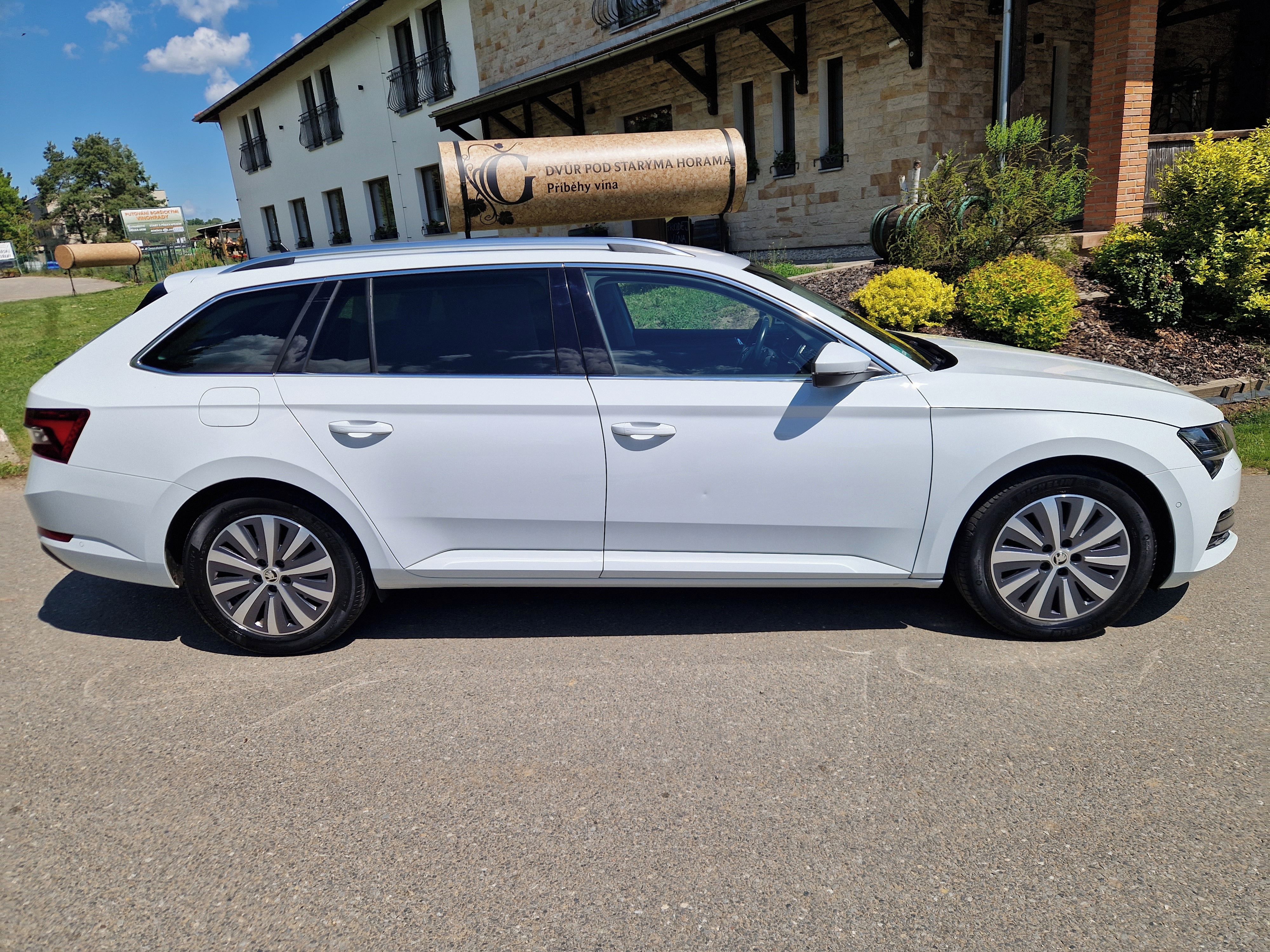 Škoda Superb, 2,0 TDI 110 KW STYLE - fotka 3
